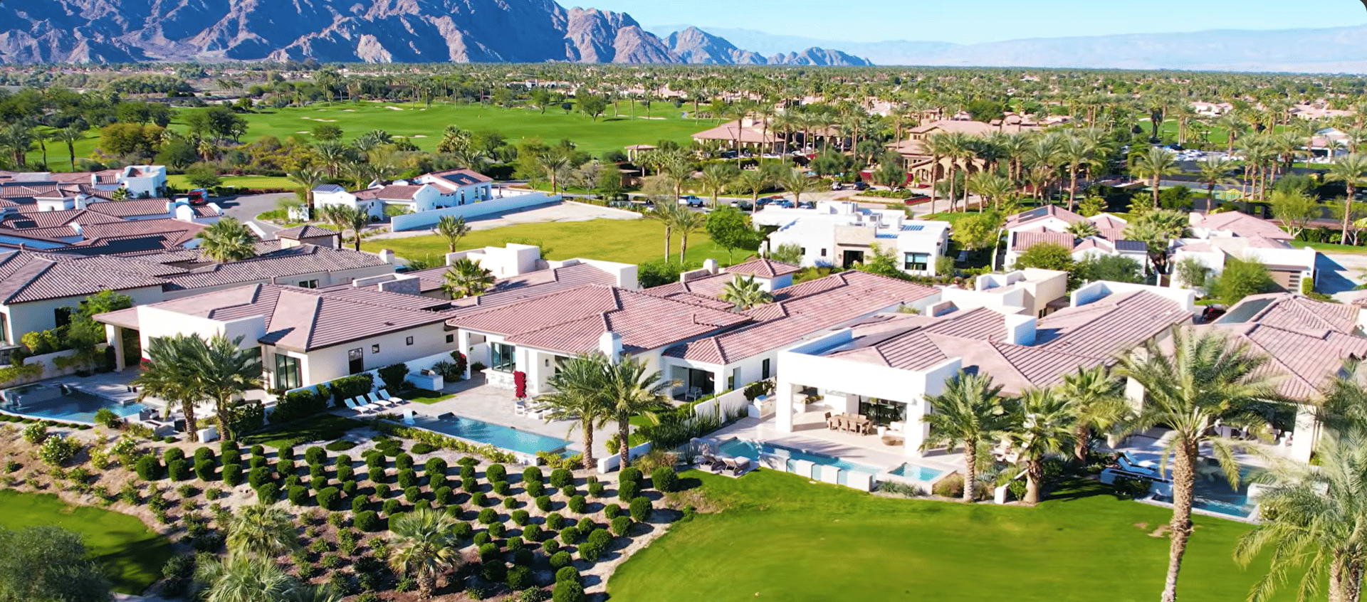 La Quinta golf community homes with pools, fairways, and Santa Rosa Mountain views