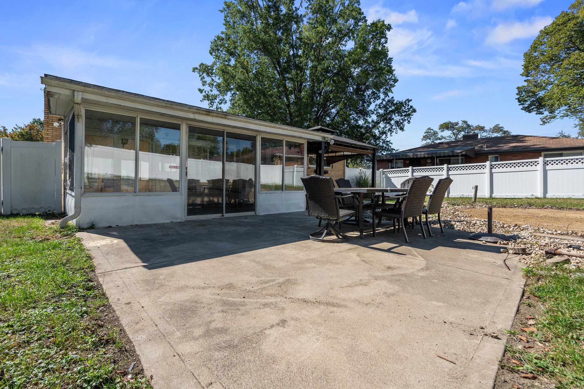1332 Foxboro Dr