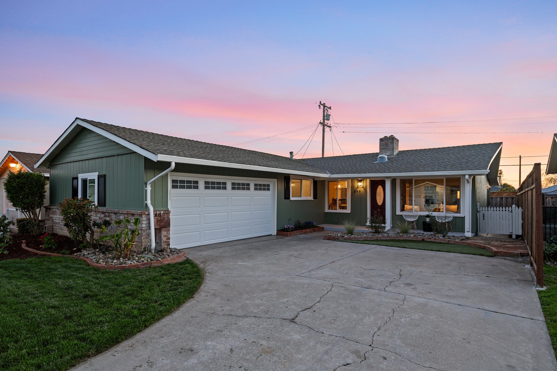 849 Selby LN