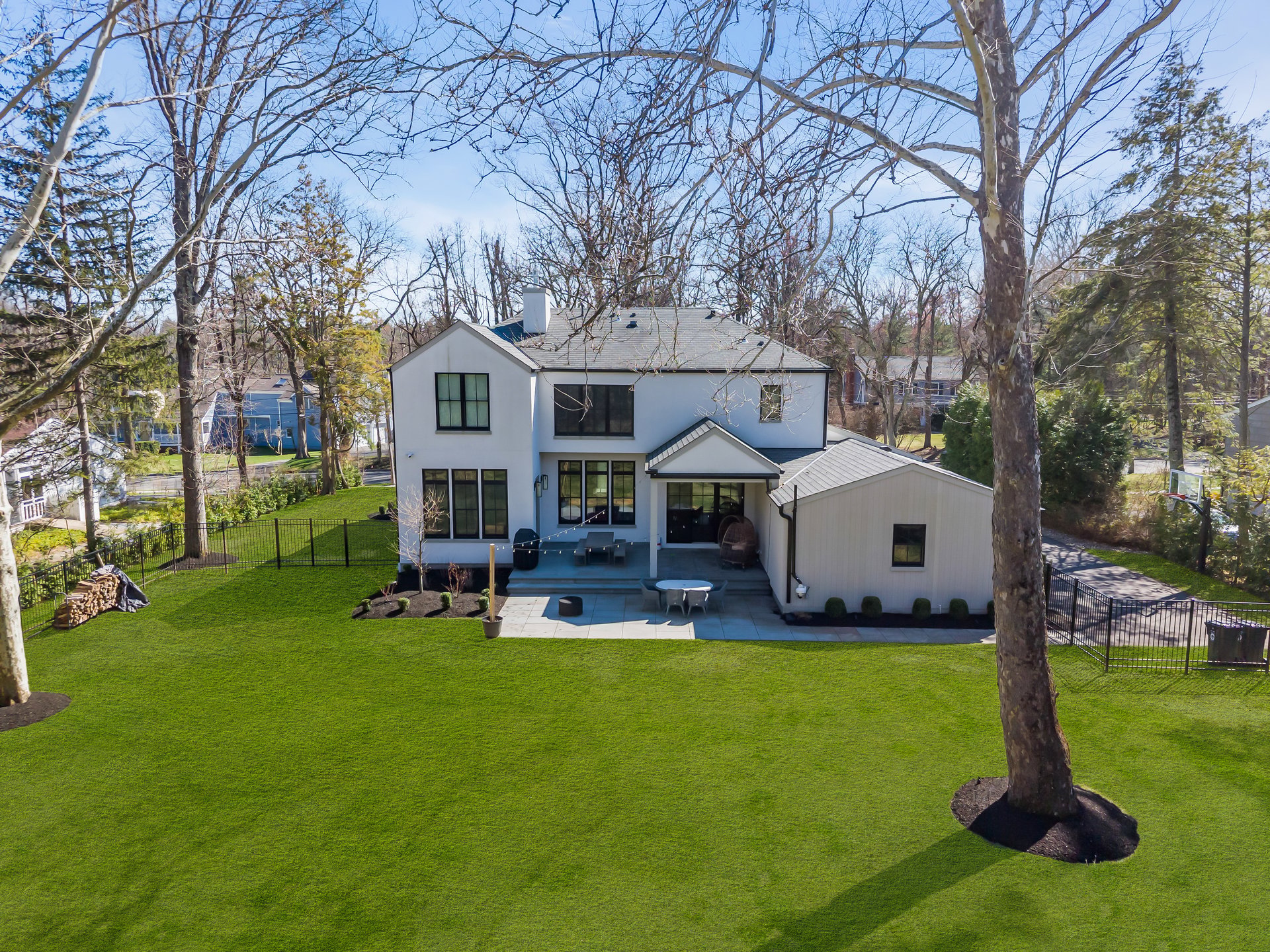 27 Tyson Ln