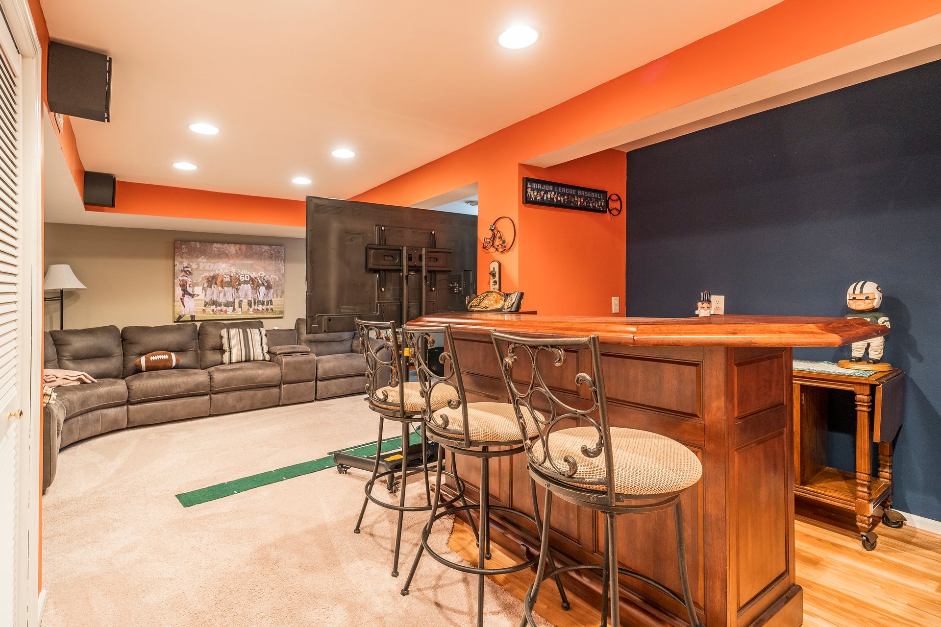 7055 Maple Court