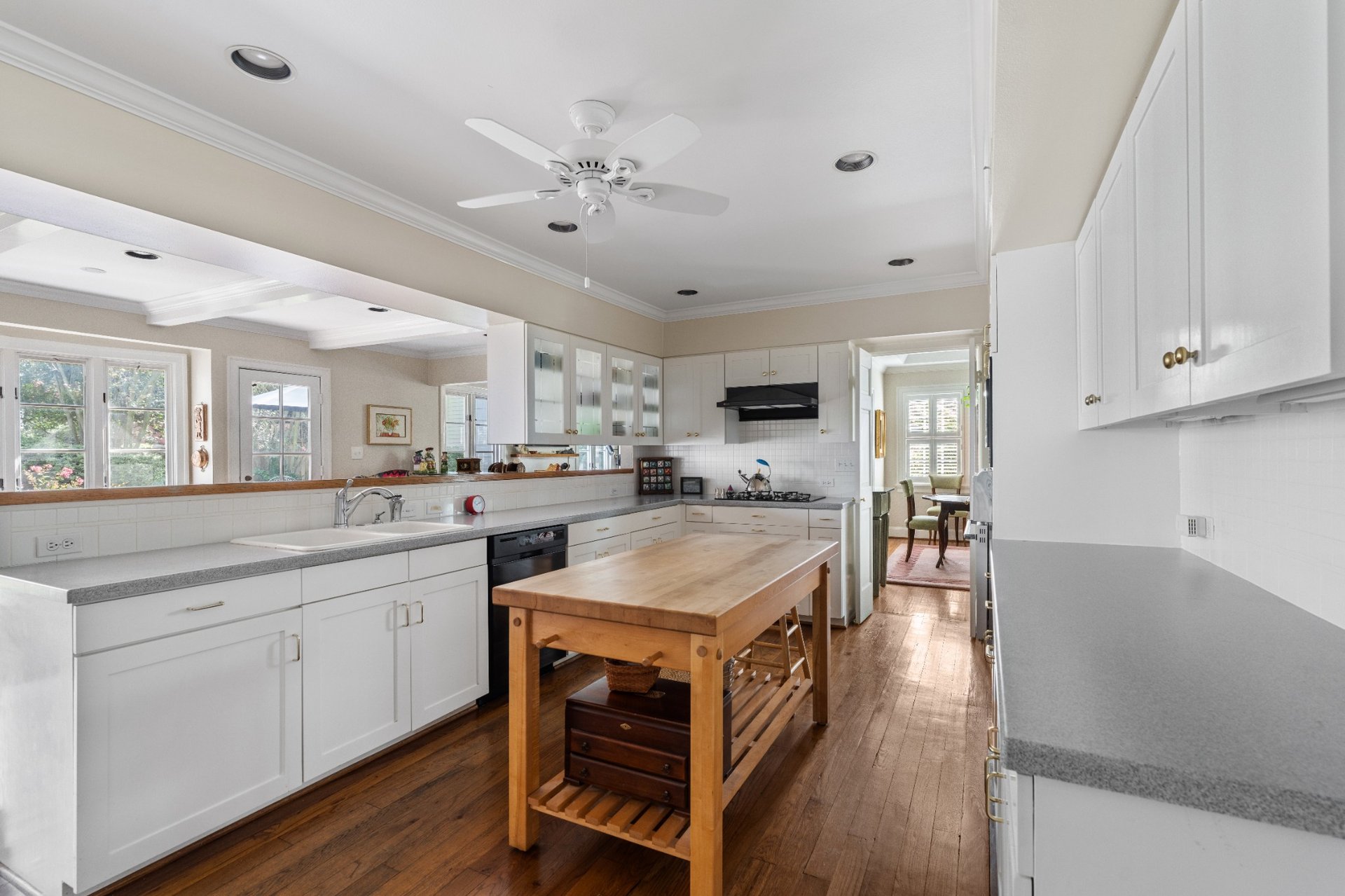 2126 Dryden