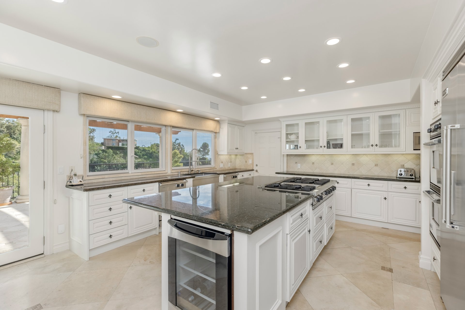 1922 Bel Air Rd