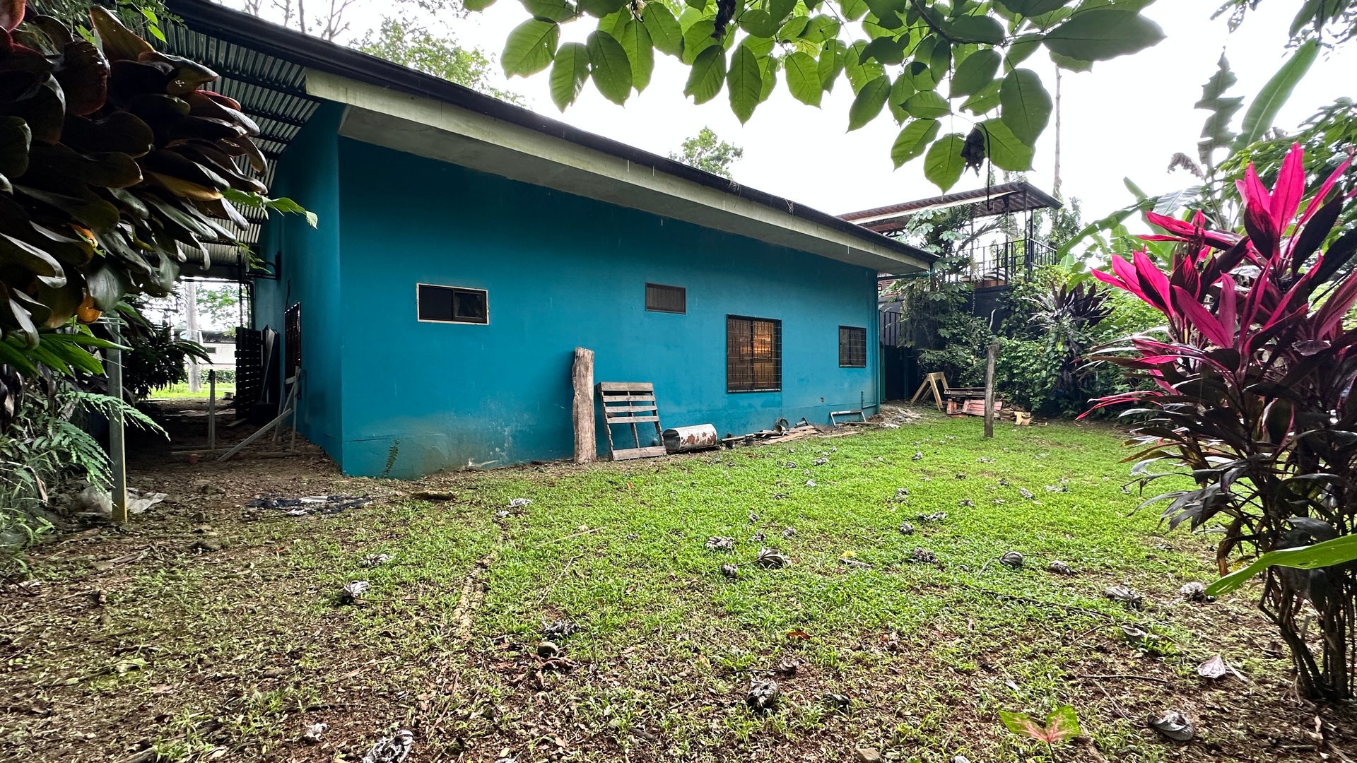Commercial Space In Prime High Traffic Area in Uvita Costa Rica with garden