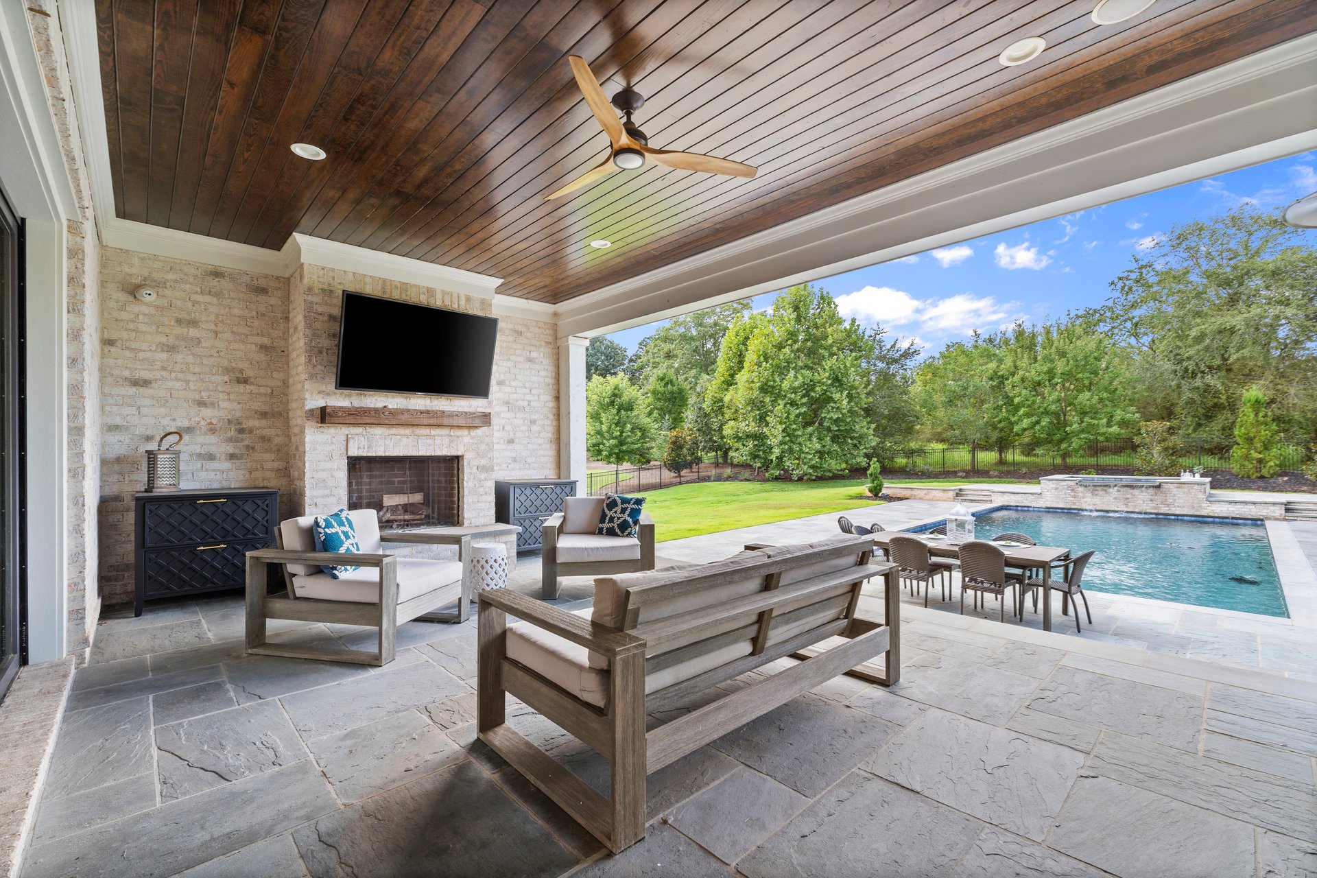  10160 Cedar Ridge Drive