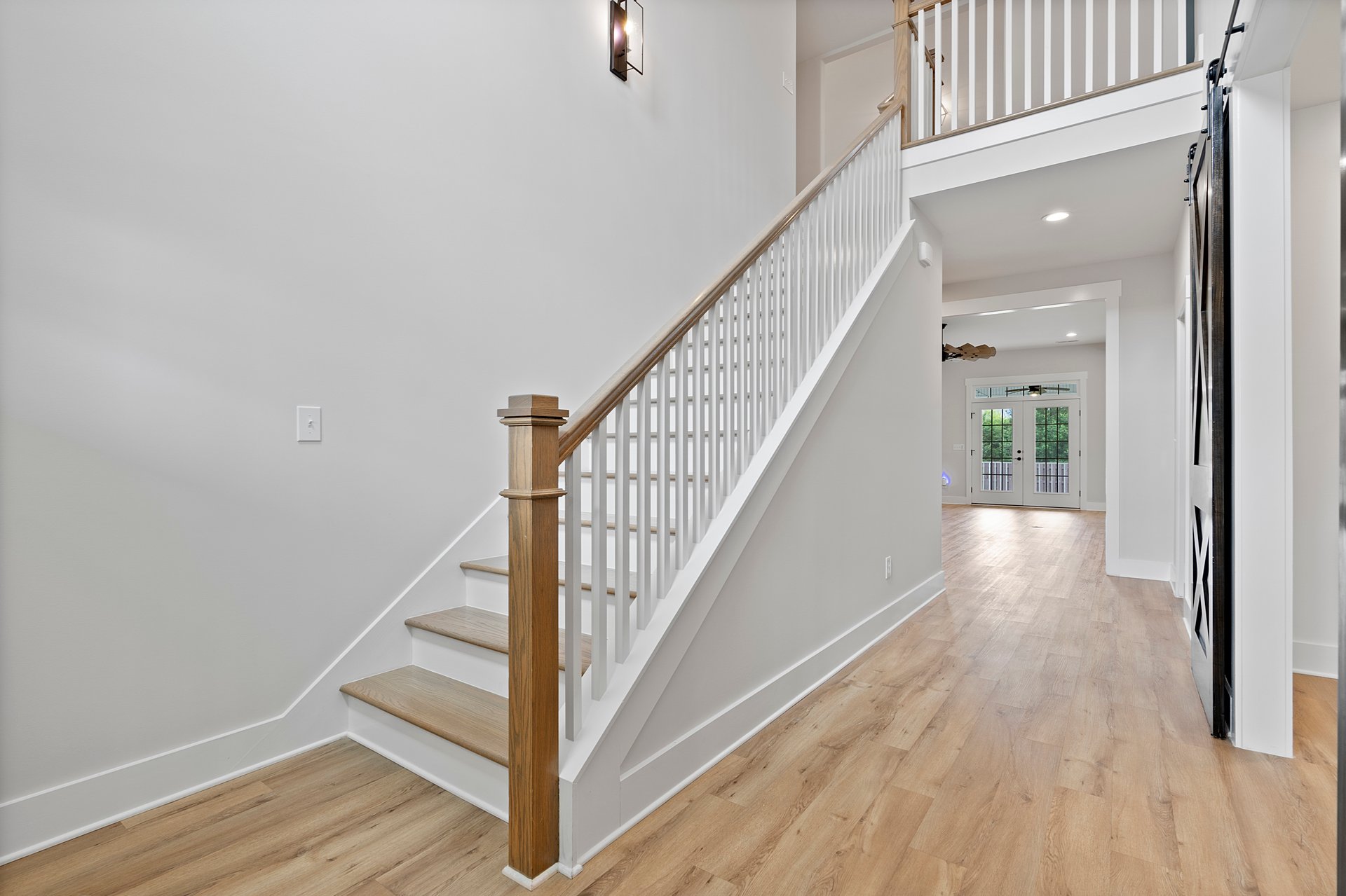 SPACE SPACE SPACE with a Luxury feel! Office AND Bonus Room!Office AND Bonus Room!