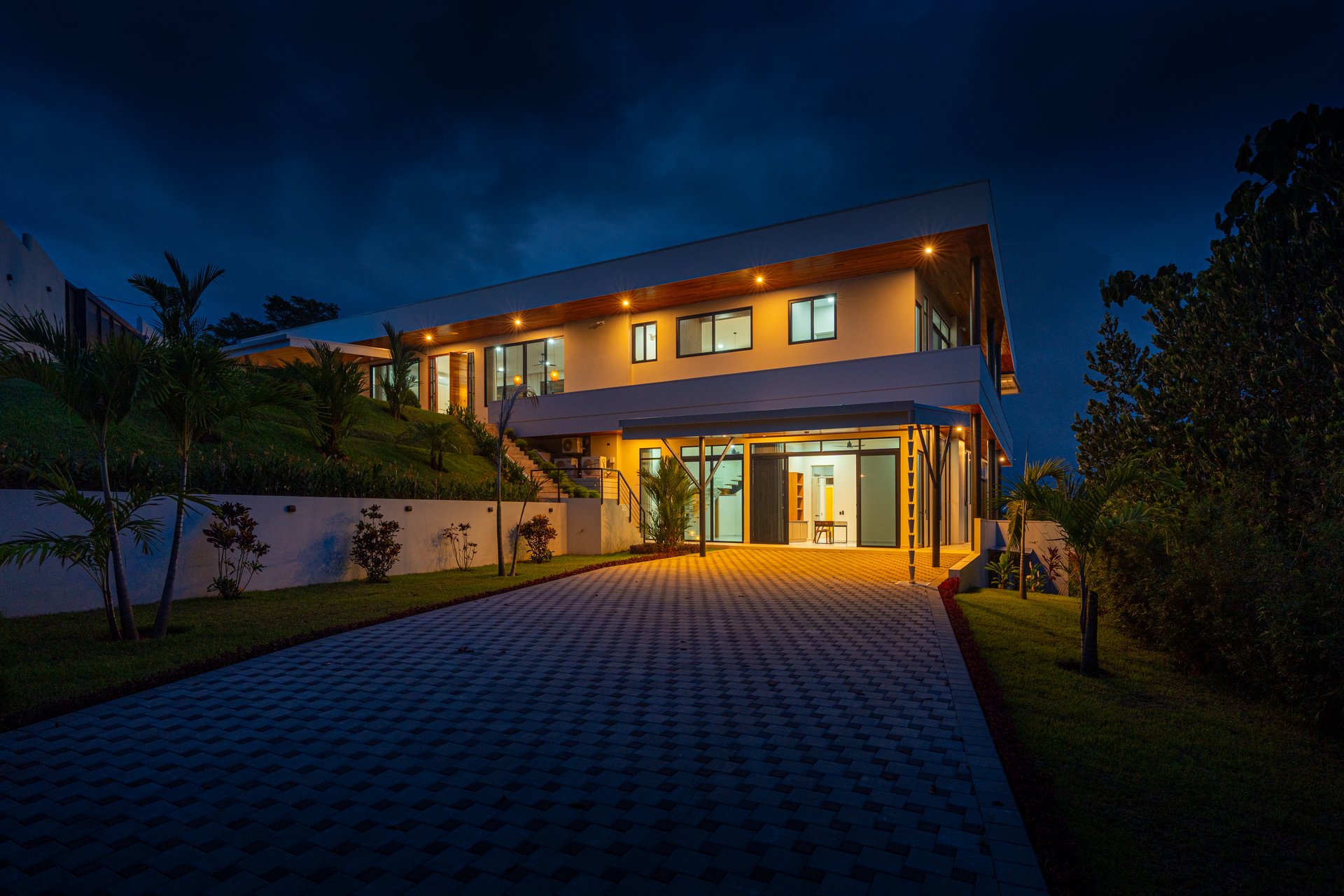Lion's Gate Sunset Estate