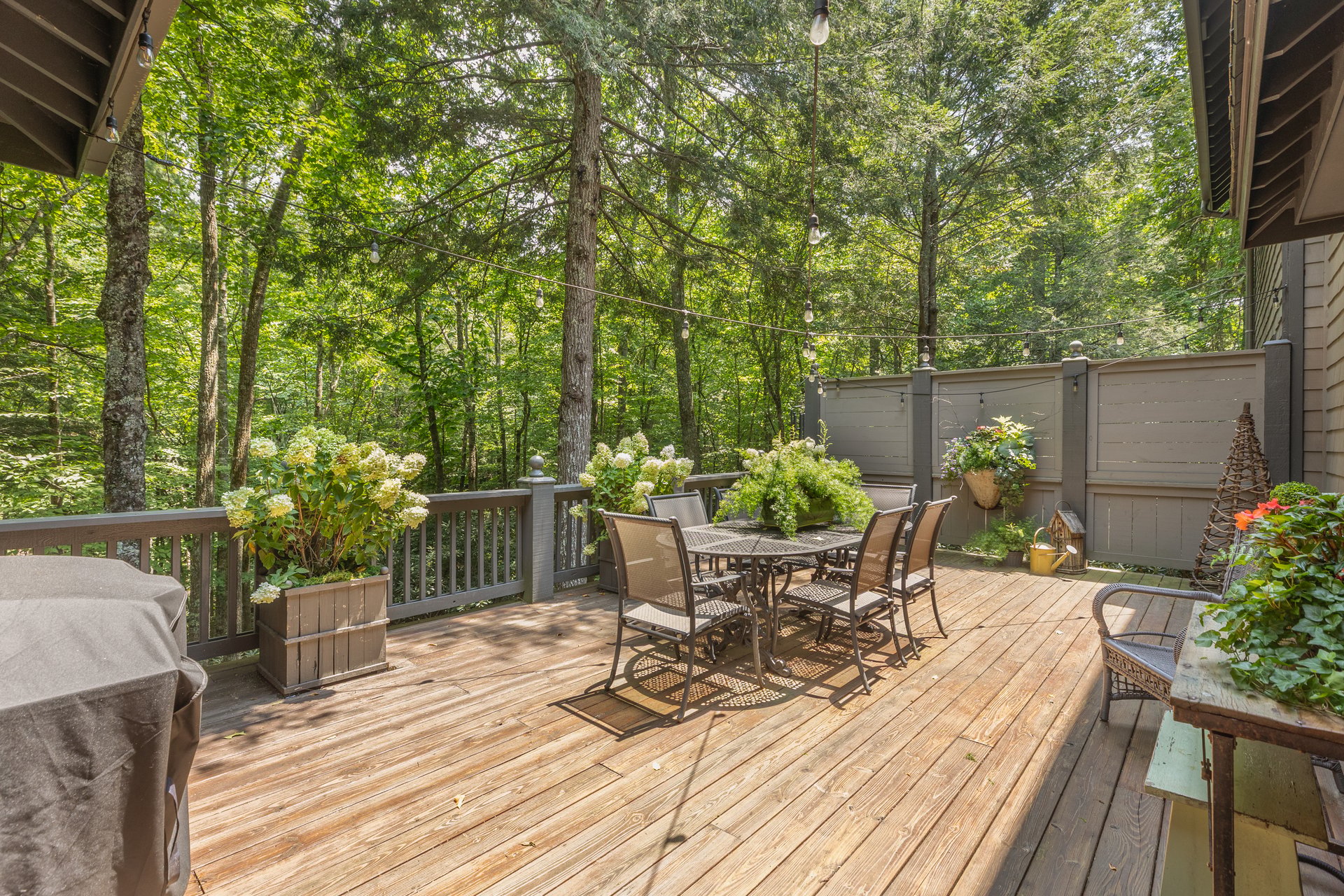 18 Moorewood Circle
