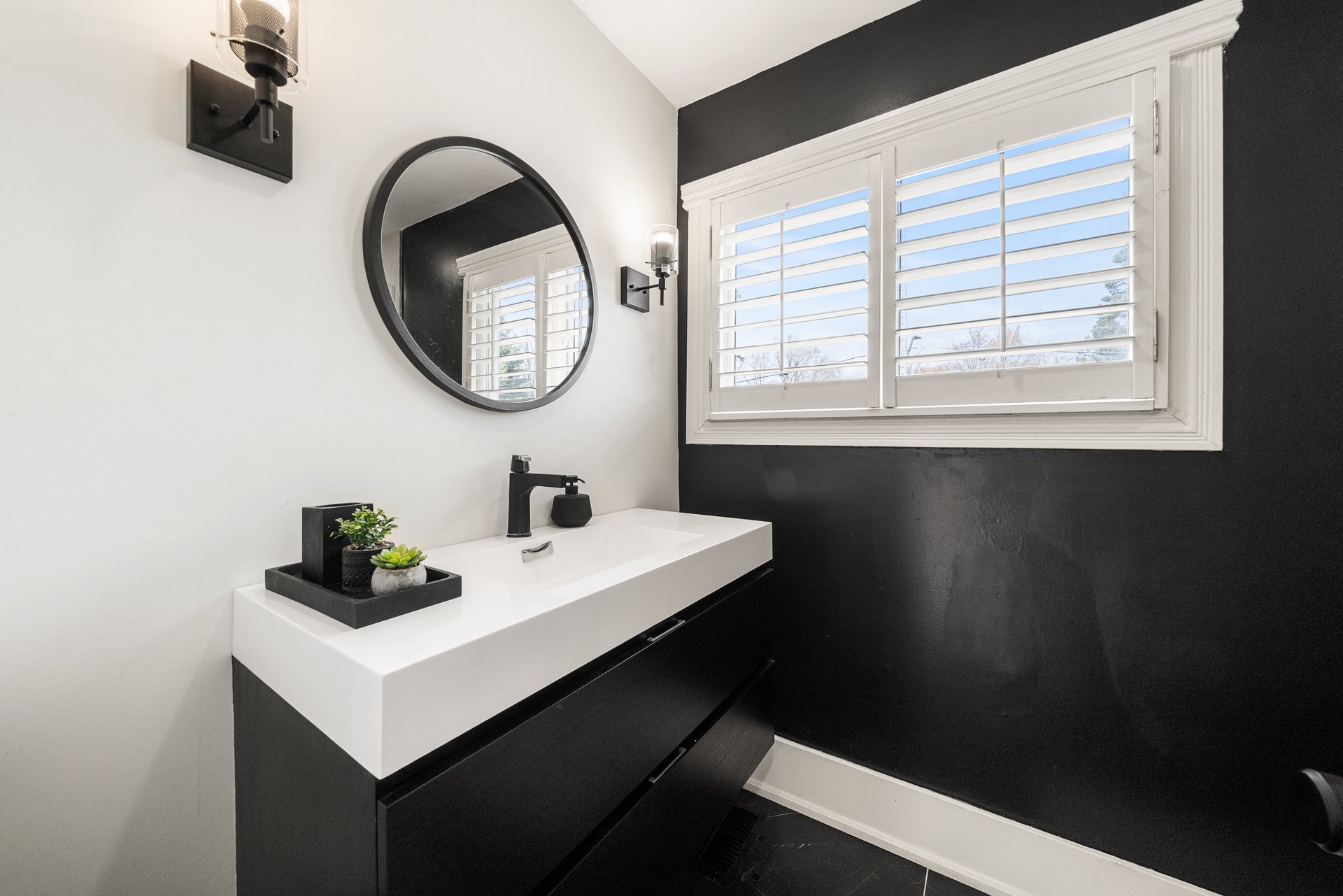 2154 Oneida Cres