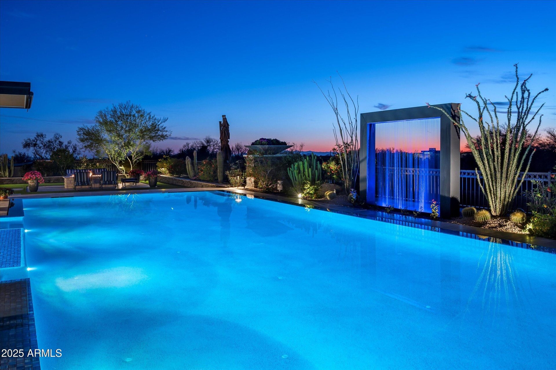 8328 E WHISPER ROCK TRL