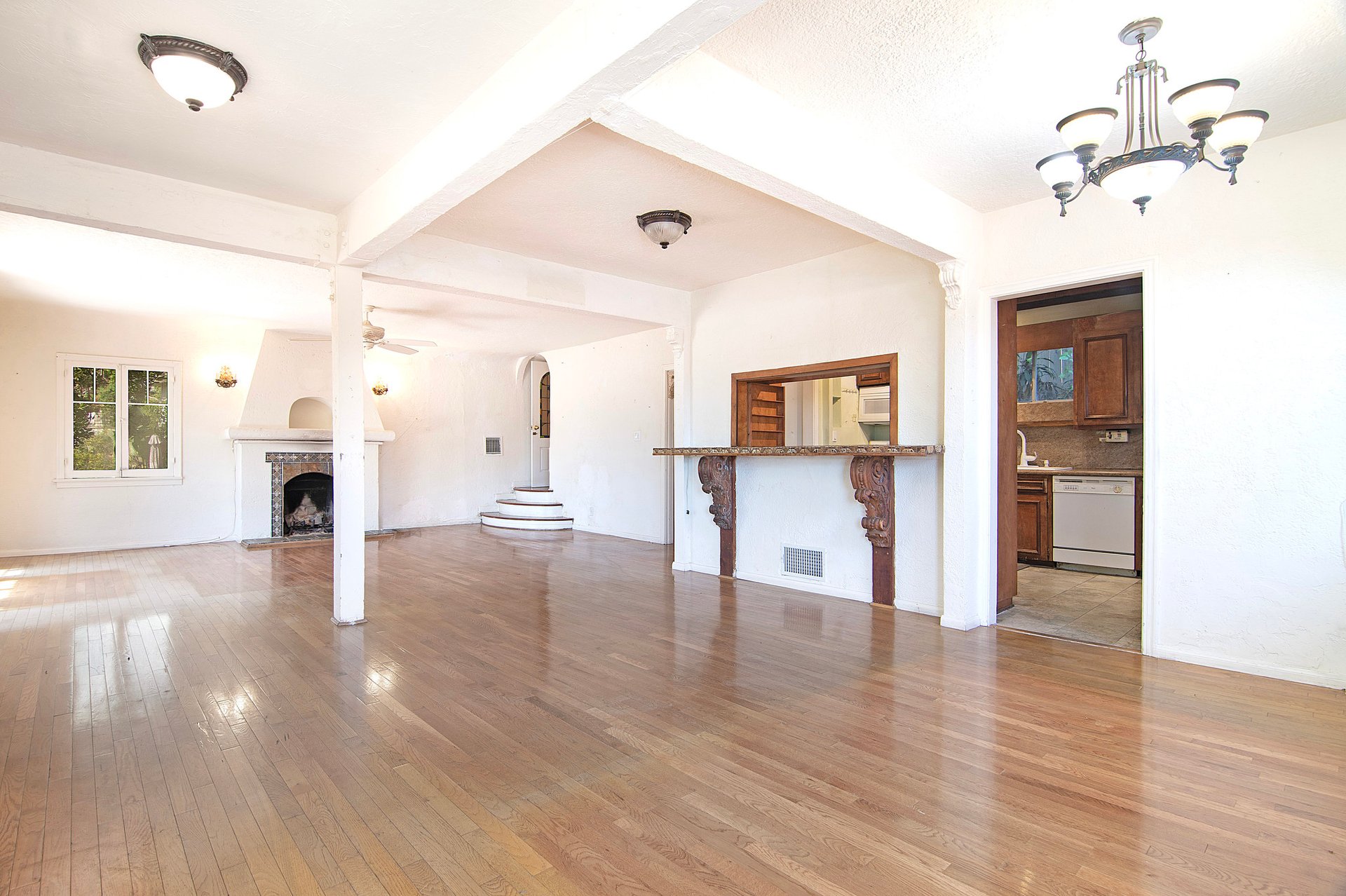 6131 Glen Tower St.