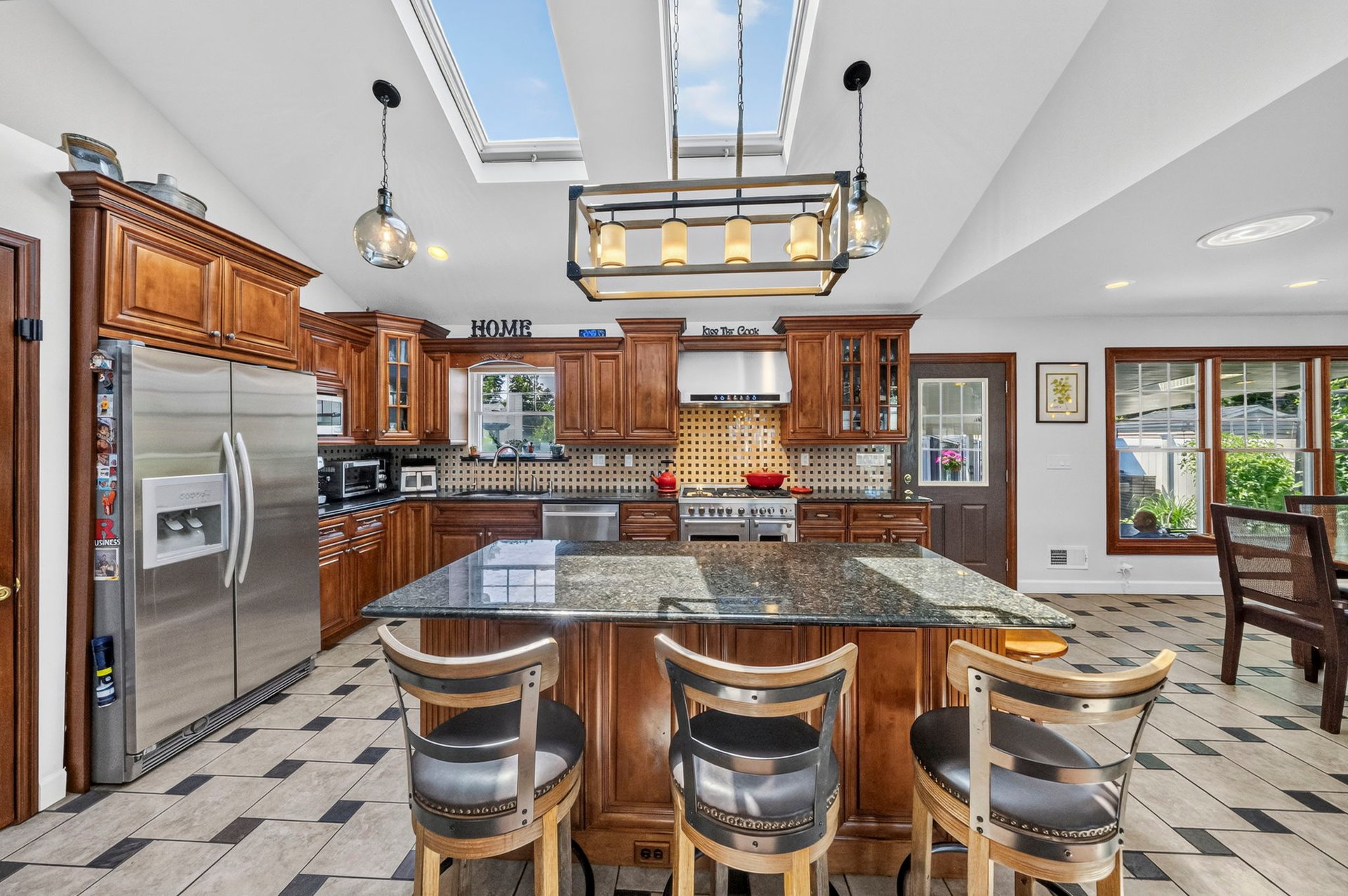 24 Beacon St