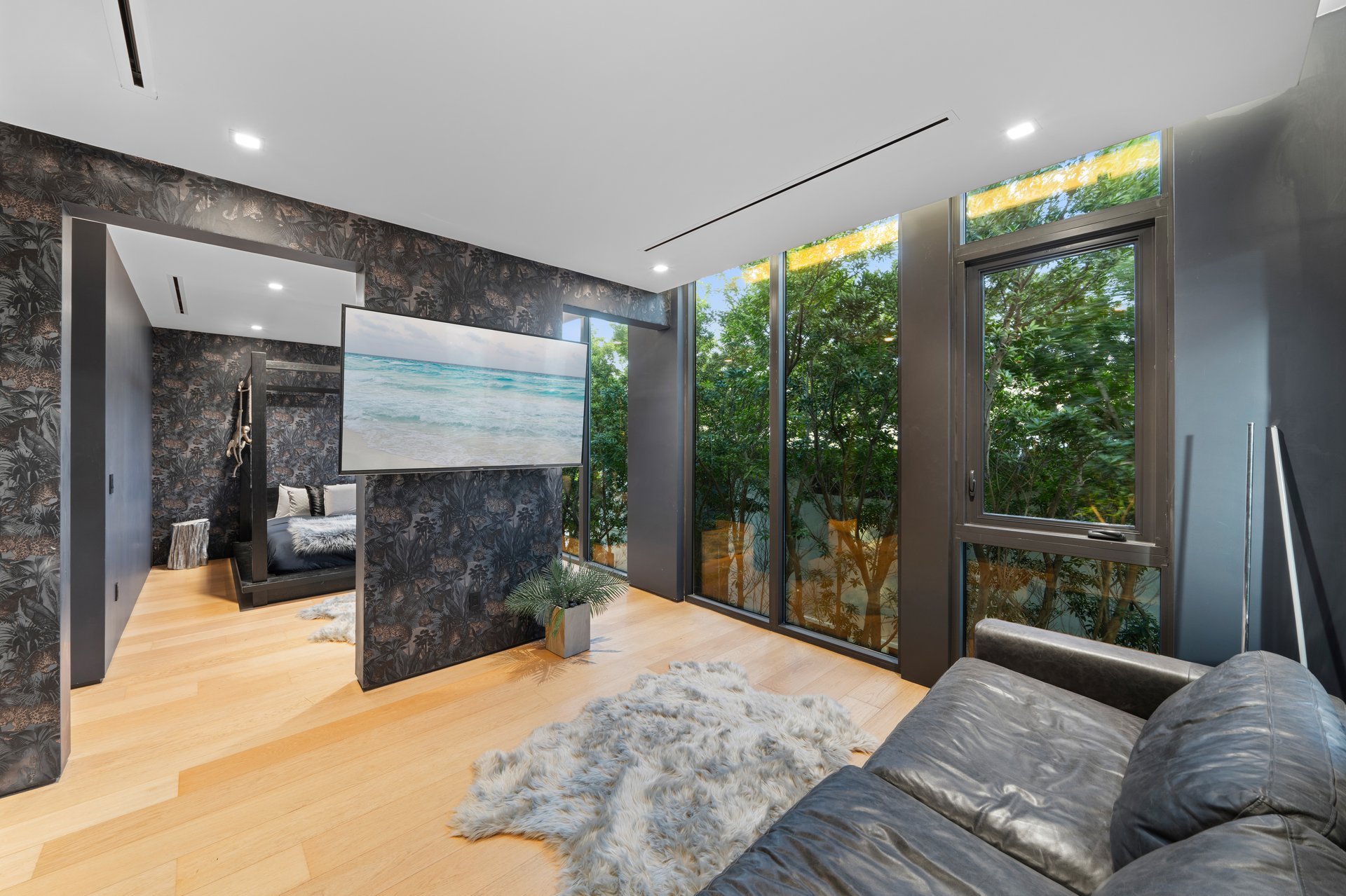 254 Palm Ave
