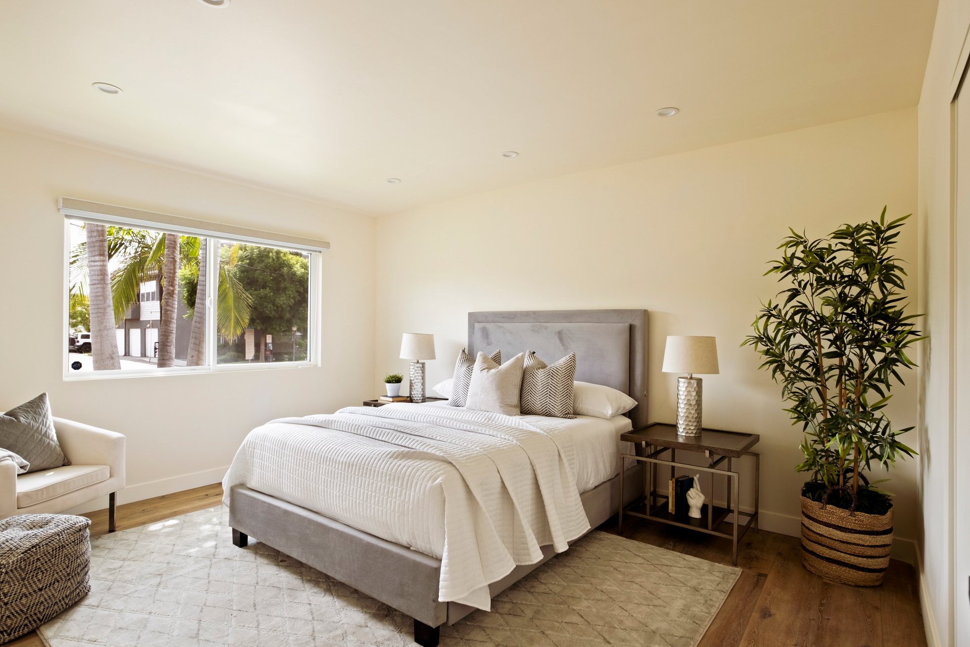 1031 Lake St, Venice 