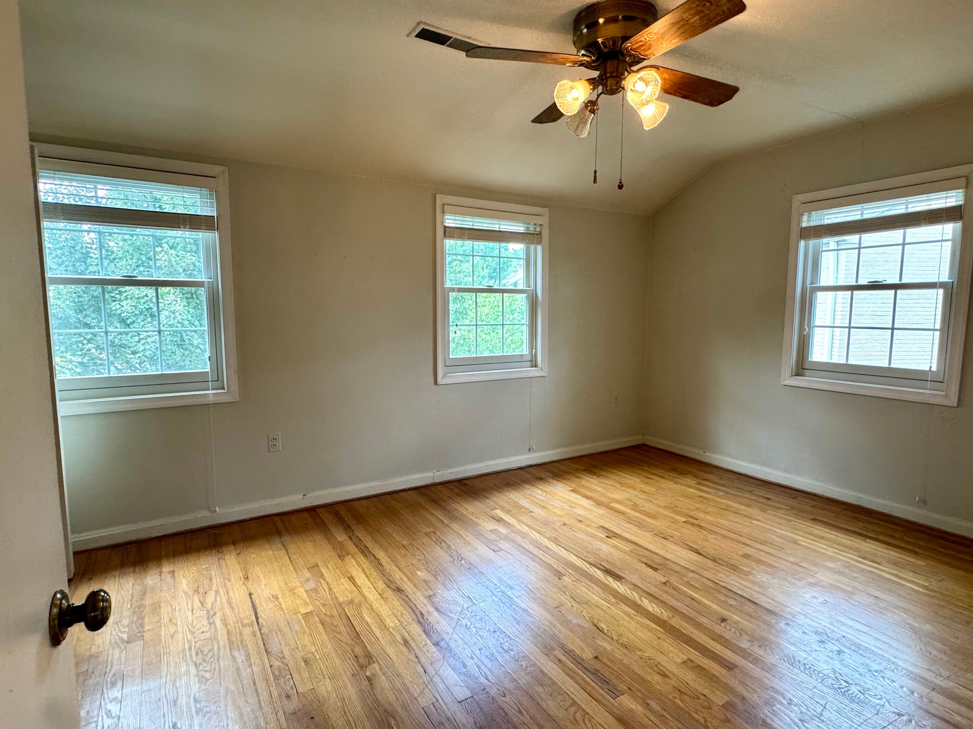 Investor Special! 3-Level End Unit w/ Huge Upside in Fairlington Towne
