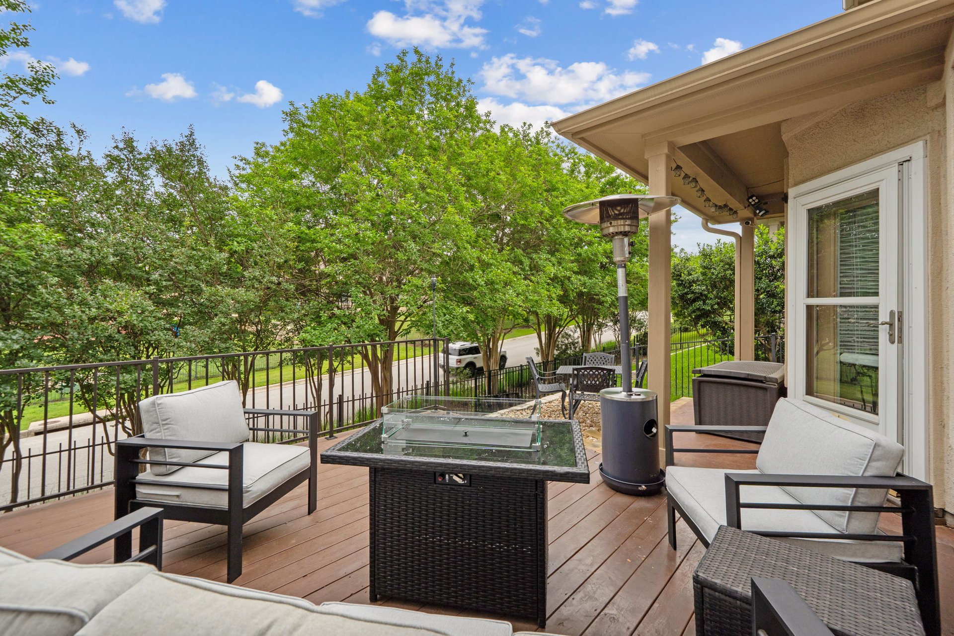 Elegantly Updated Lakeway Retreat w/ New Roof