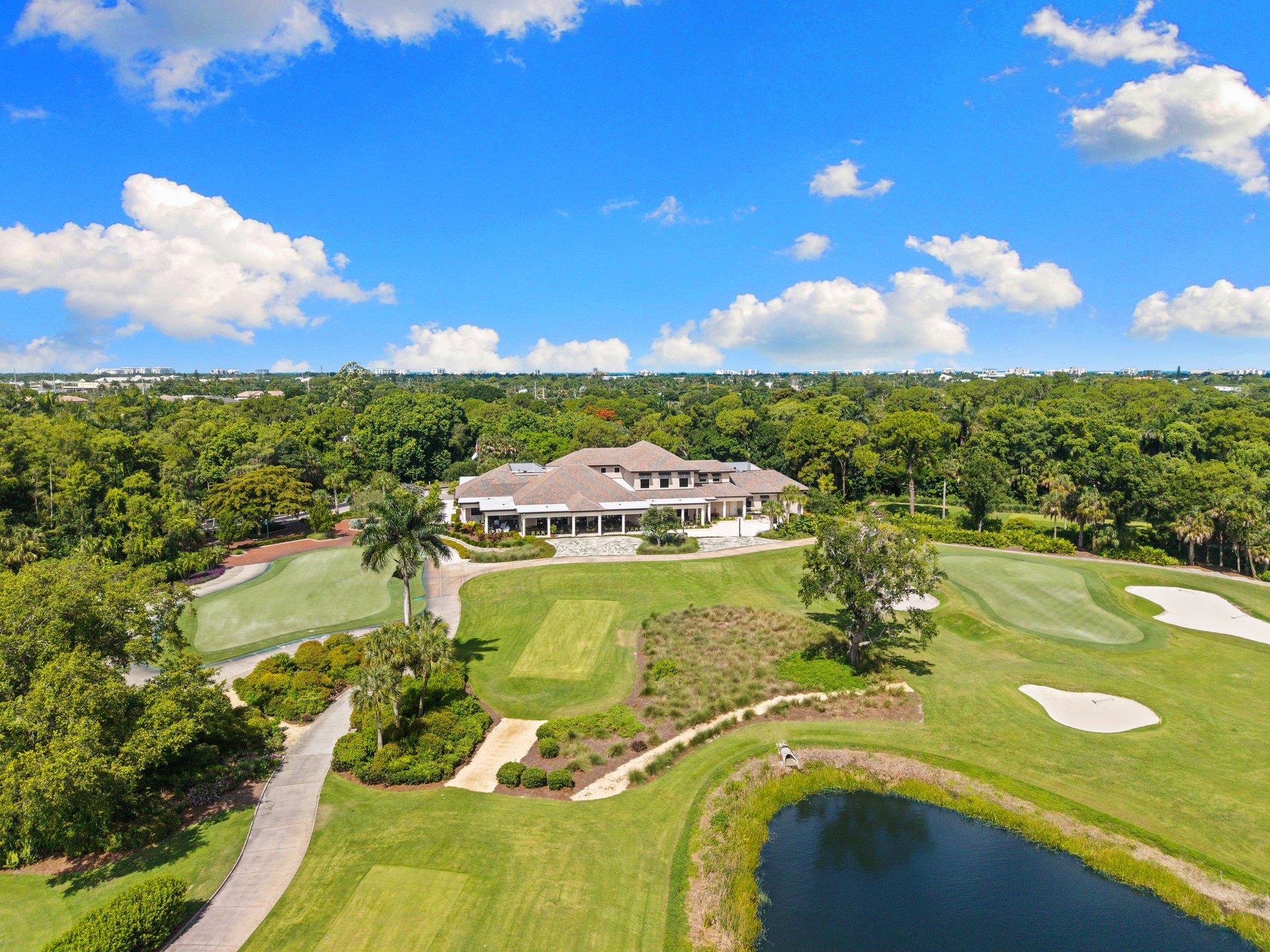 WILDERNESS COUNTRY CLUB 