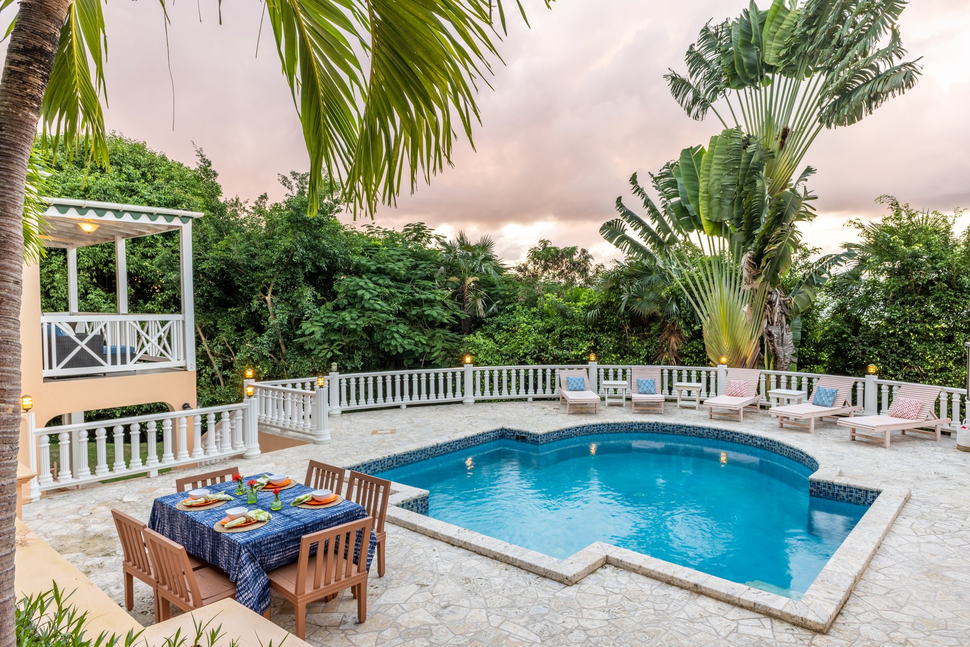 310 Villa Sade