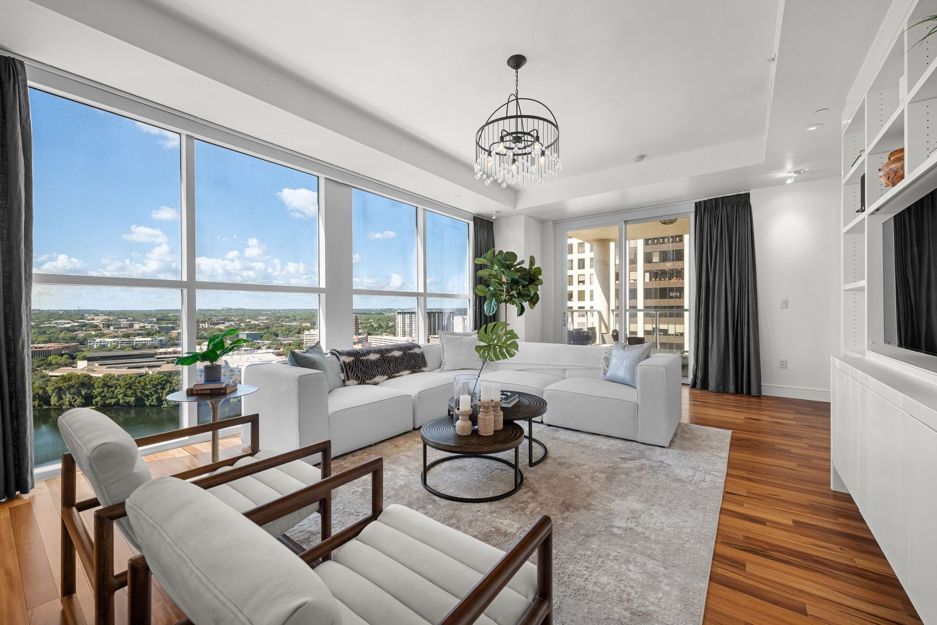 98 San Jacinto Blvd #1701
