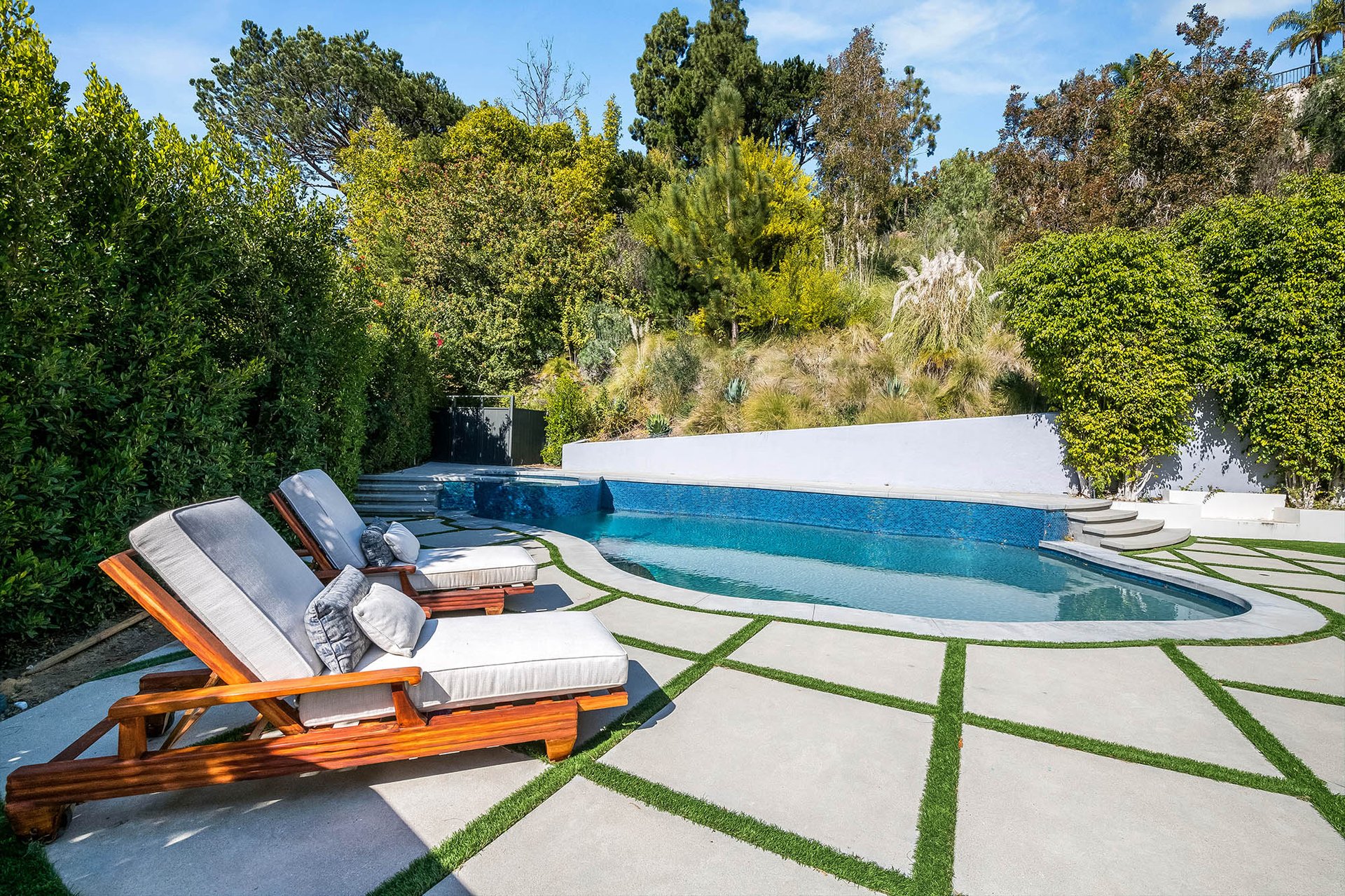 1348 Marinette Rd, Pacific Palisades 
