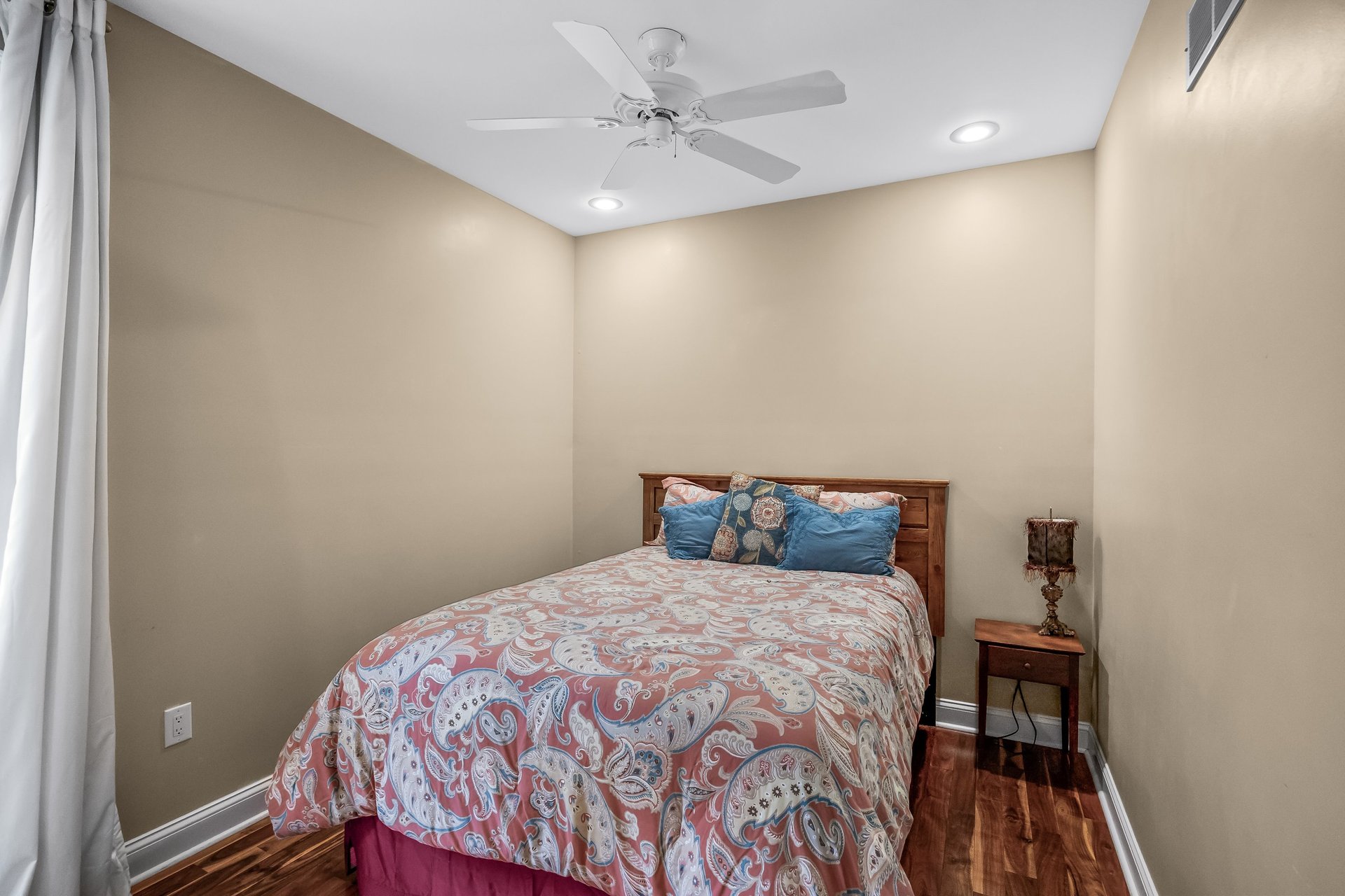 2A Laurel Dr