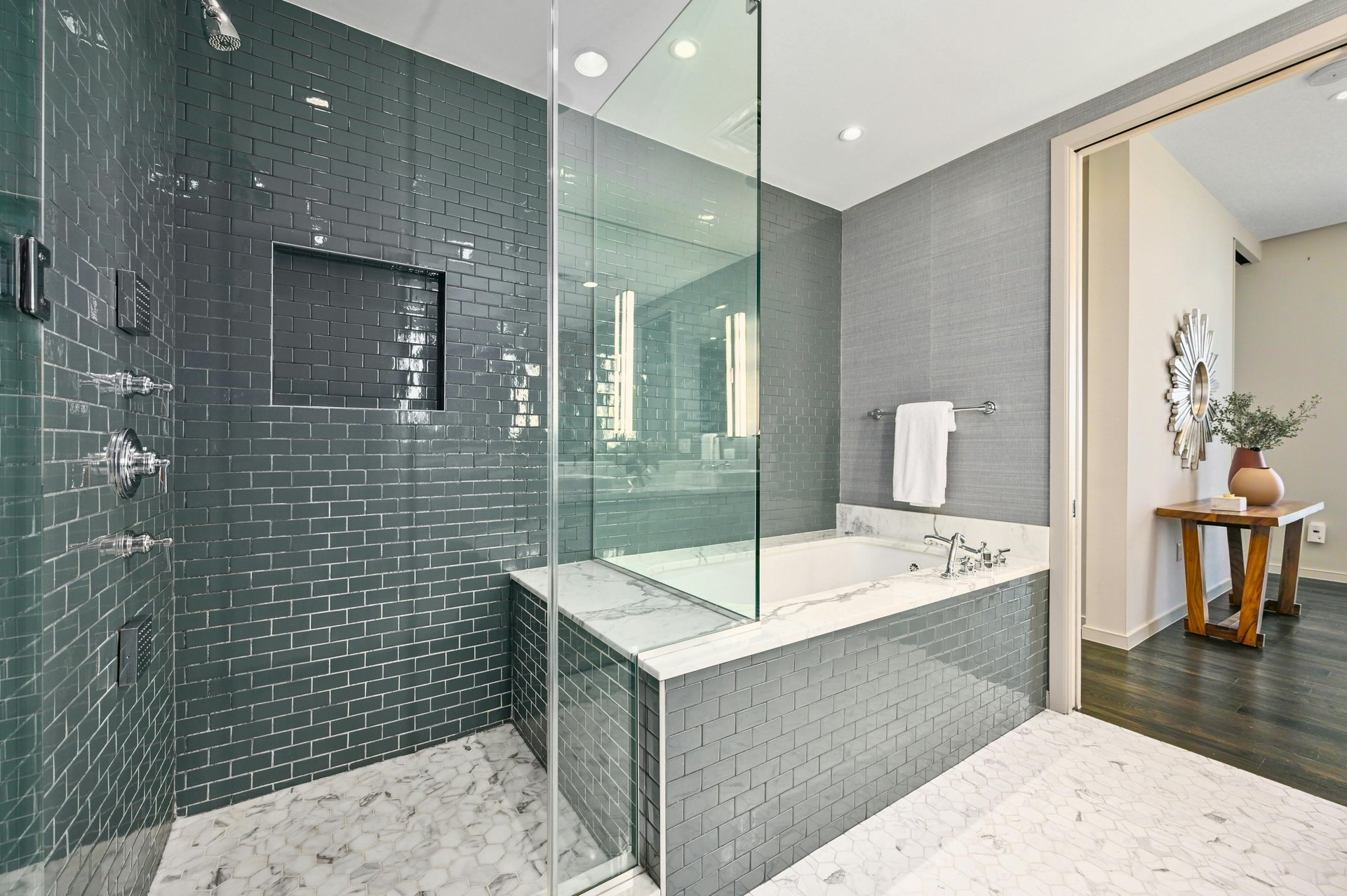200 Congress Ave #35AC