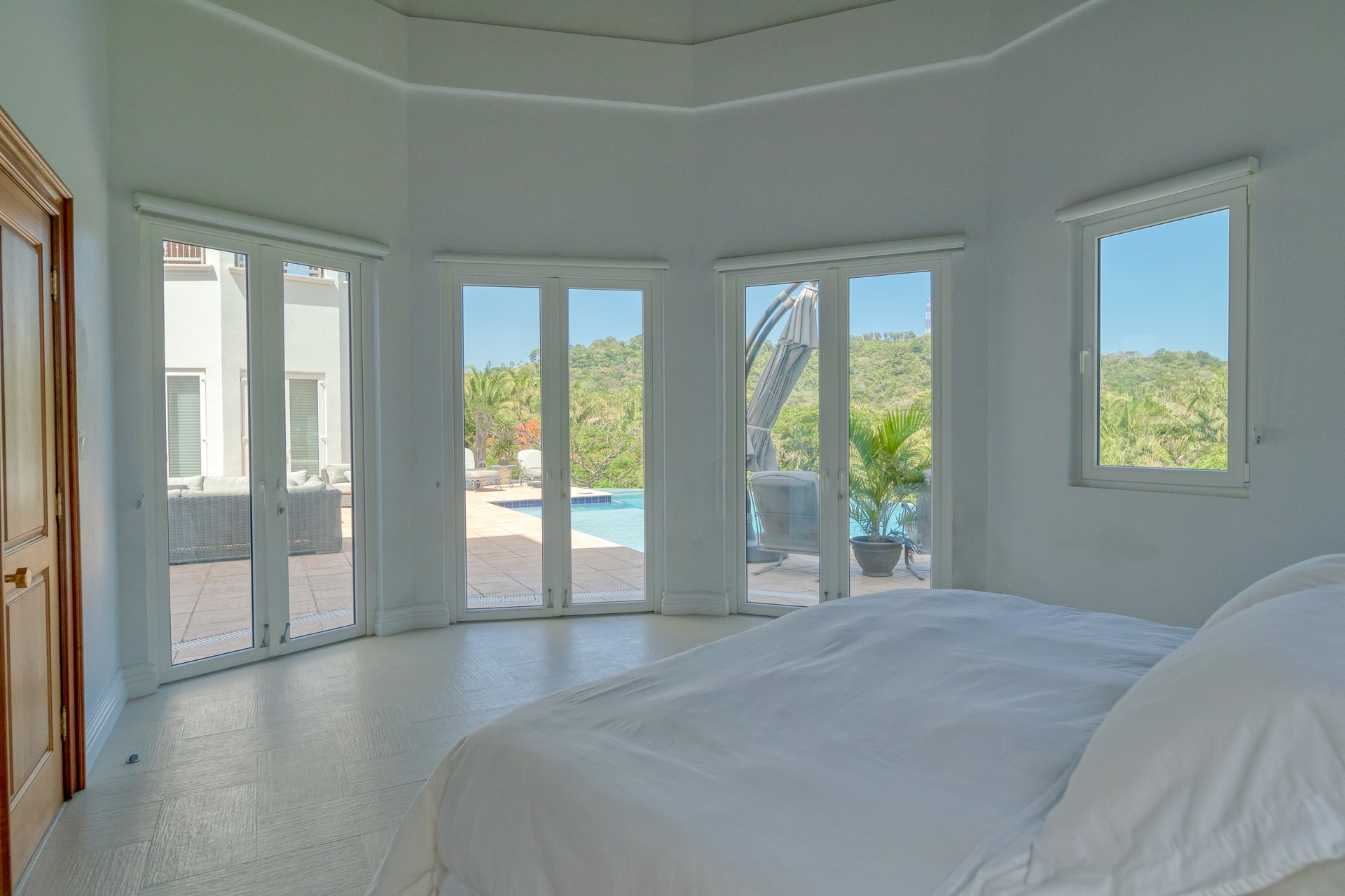 Little Farm By the Sea - Roatan Island