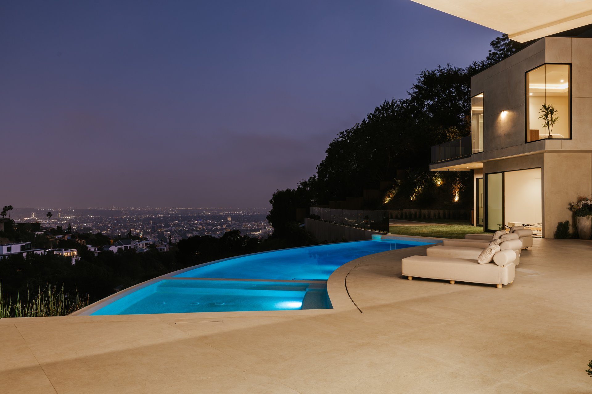 9262 Thrush Way, Hollywood Hills