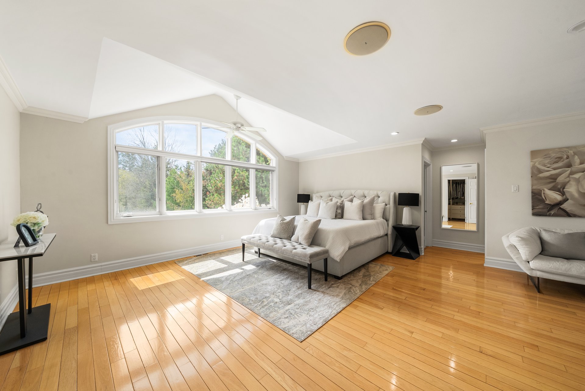 2154 Oneida Cres