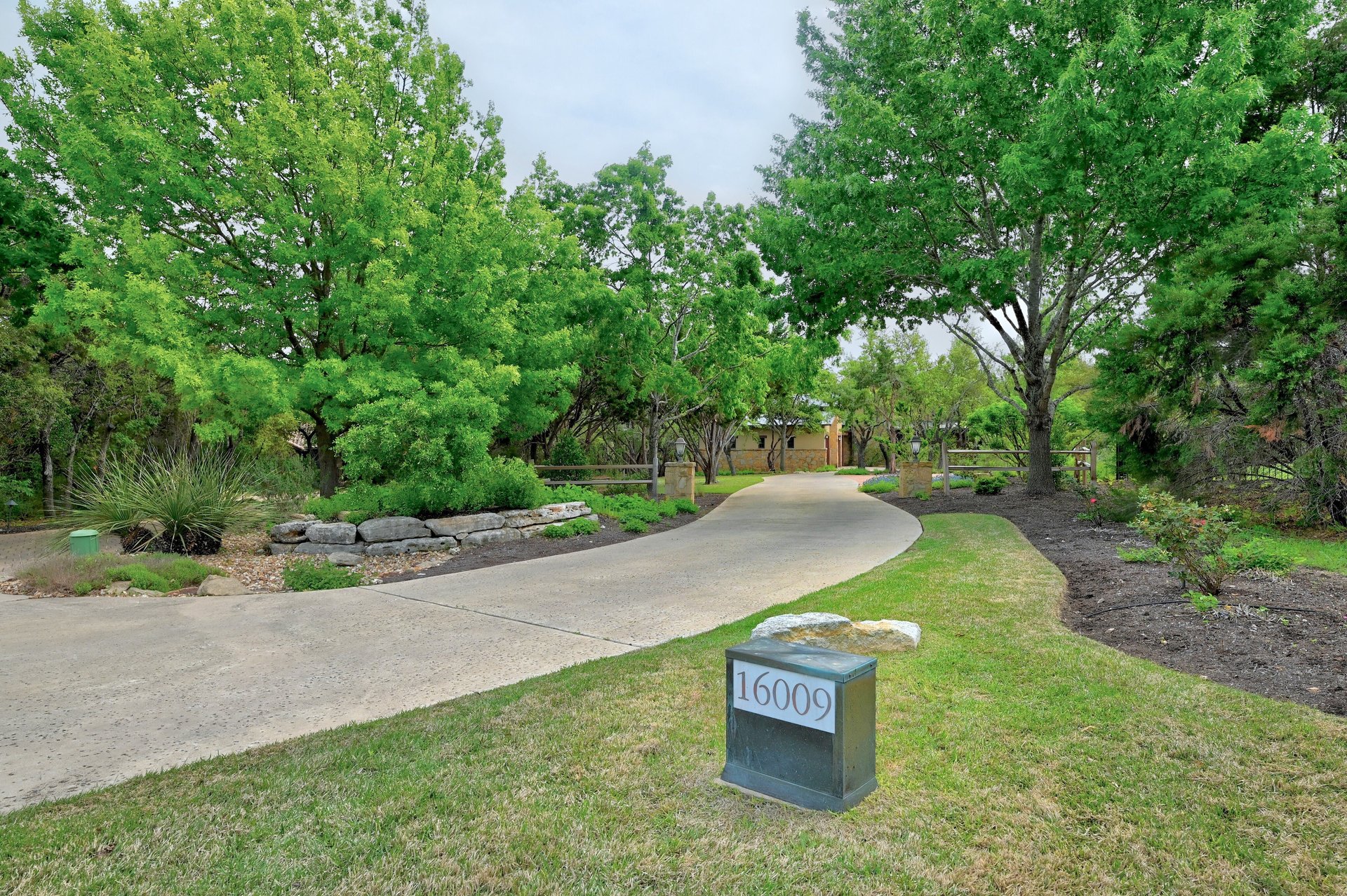 16009 Pontevedra Place