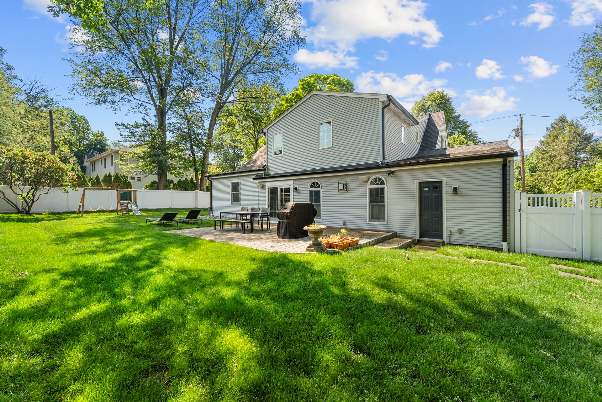 200 Hillside Ave, River Edge, NJ 07661