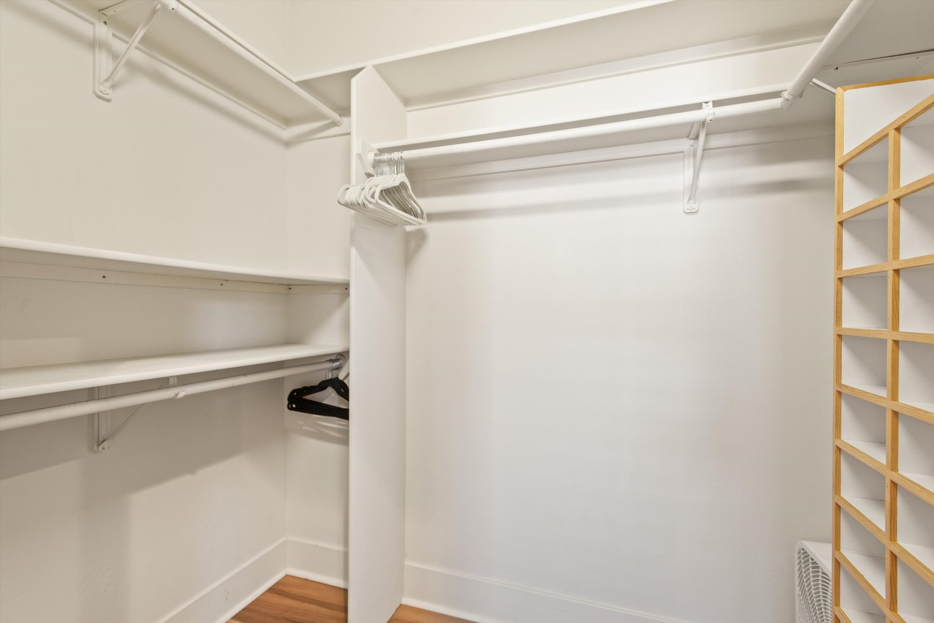 Bright and Stylish Townhome in the Heart of Willits