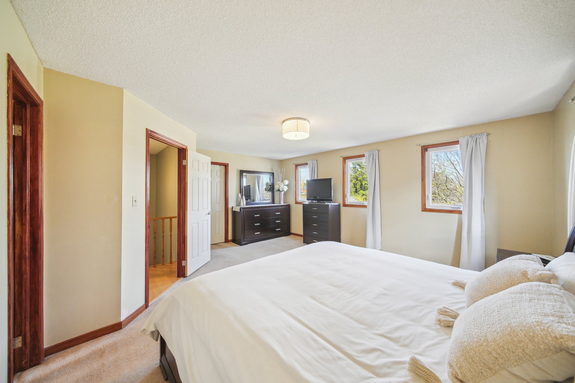 3-BED, 3-BATH OASIS