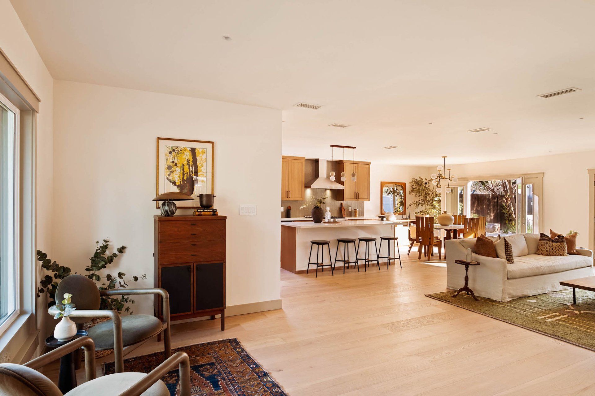 Outback Modern. Lake Balboa