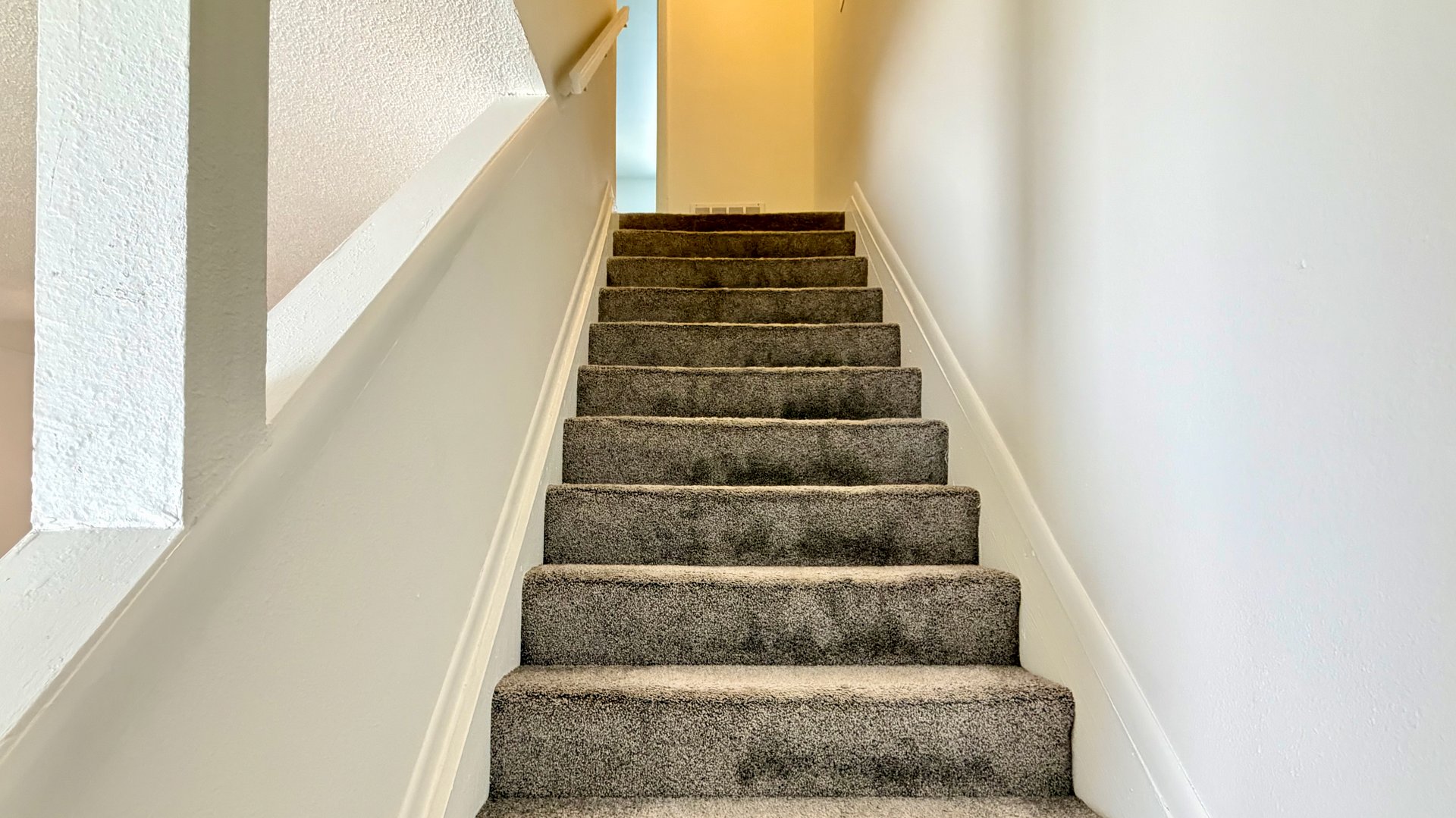 Lake Baldwin Area 2-Bedroom Townhouse for Lease