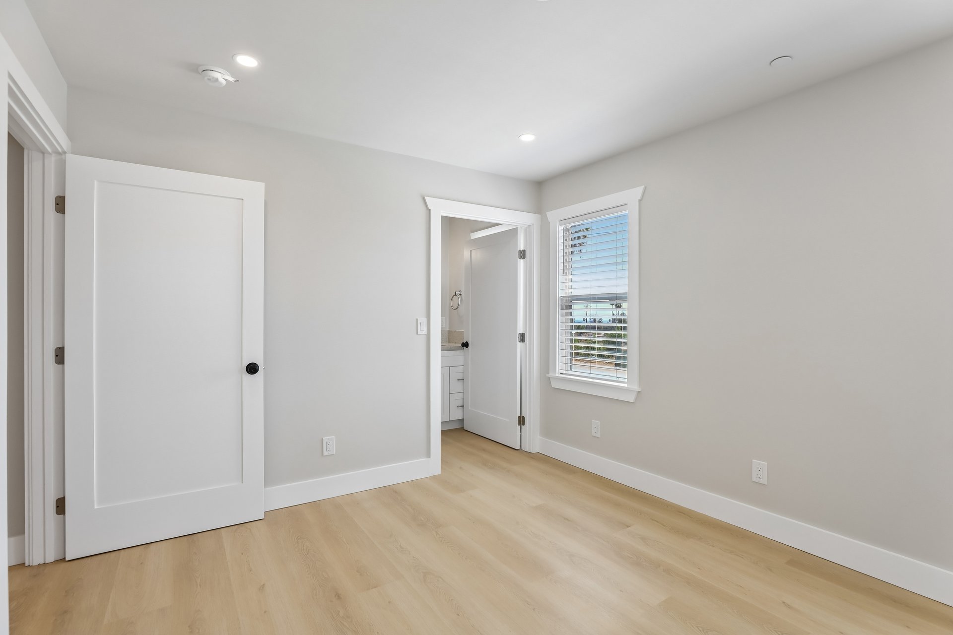 19 E Pine Street