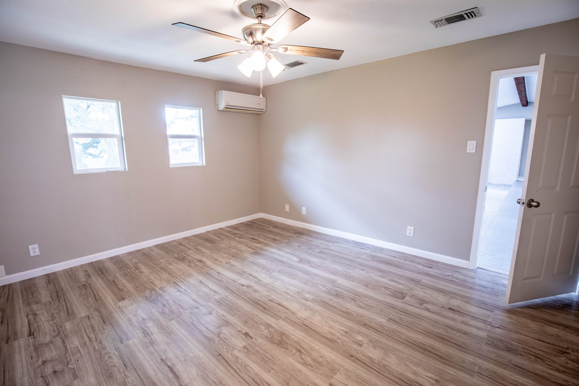 613 W Oak | 3 BR 2 BTH | Goliad, TX