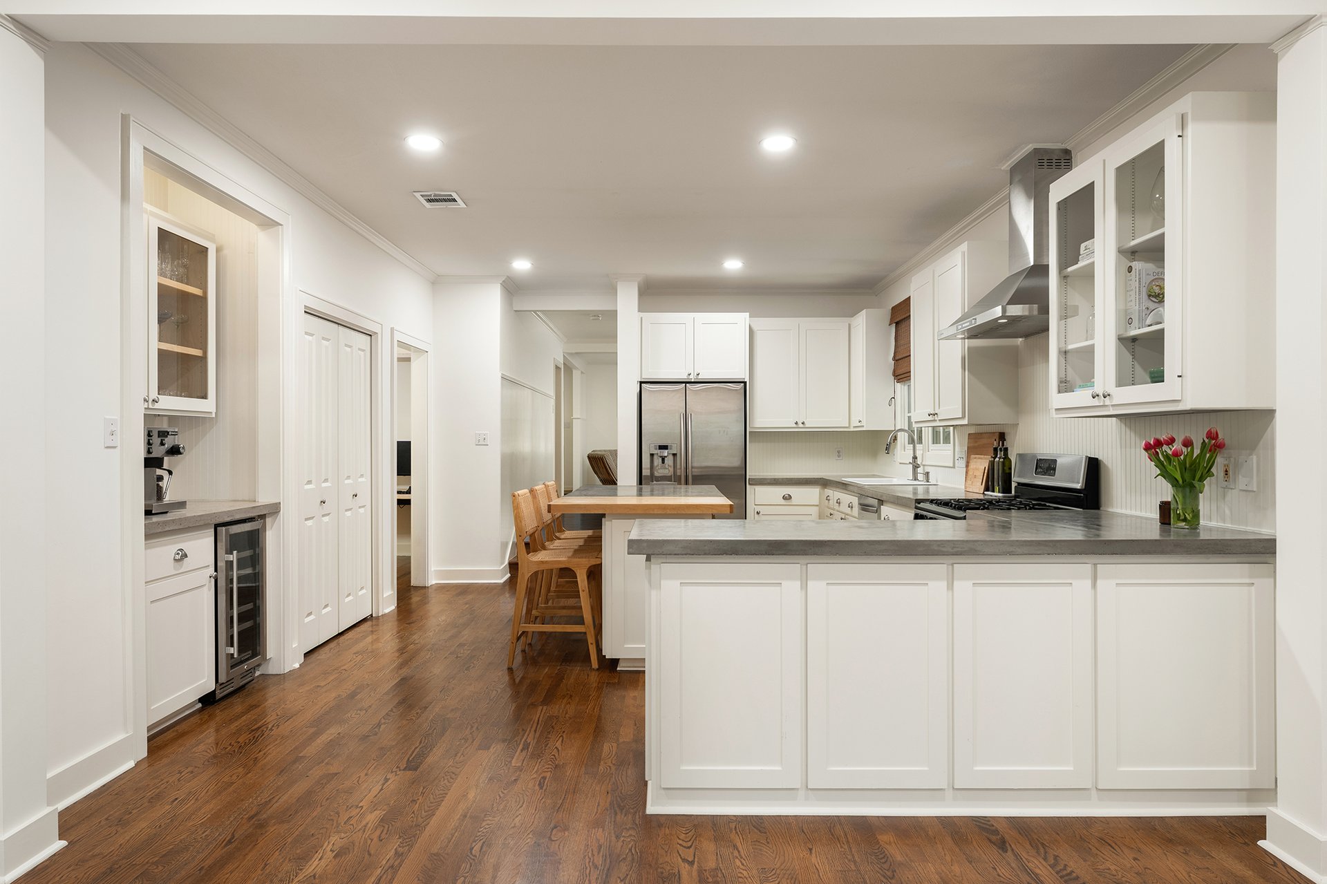 1204 W 22 1/2 ST