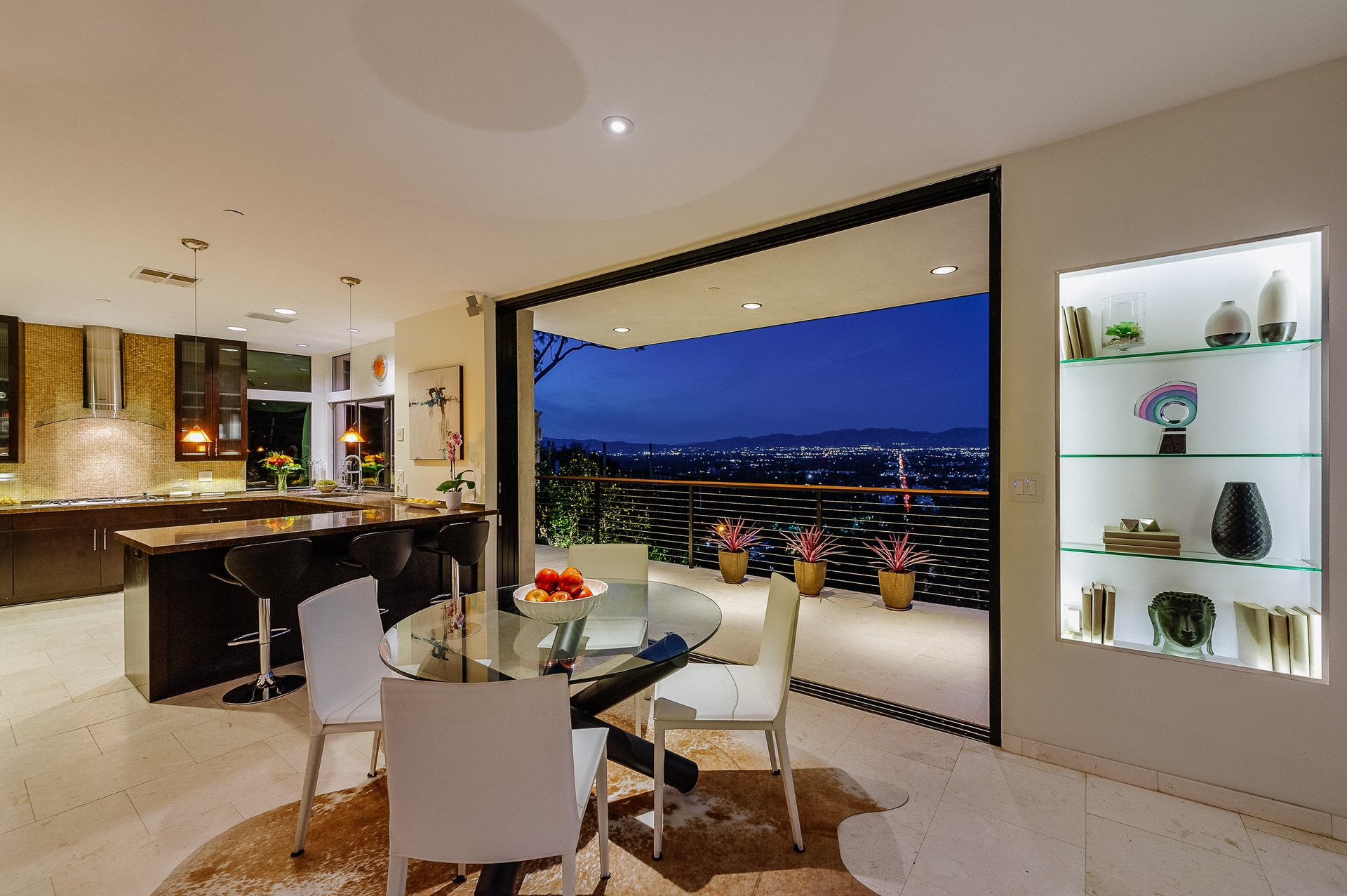 3704 Sunswept Dr