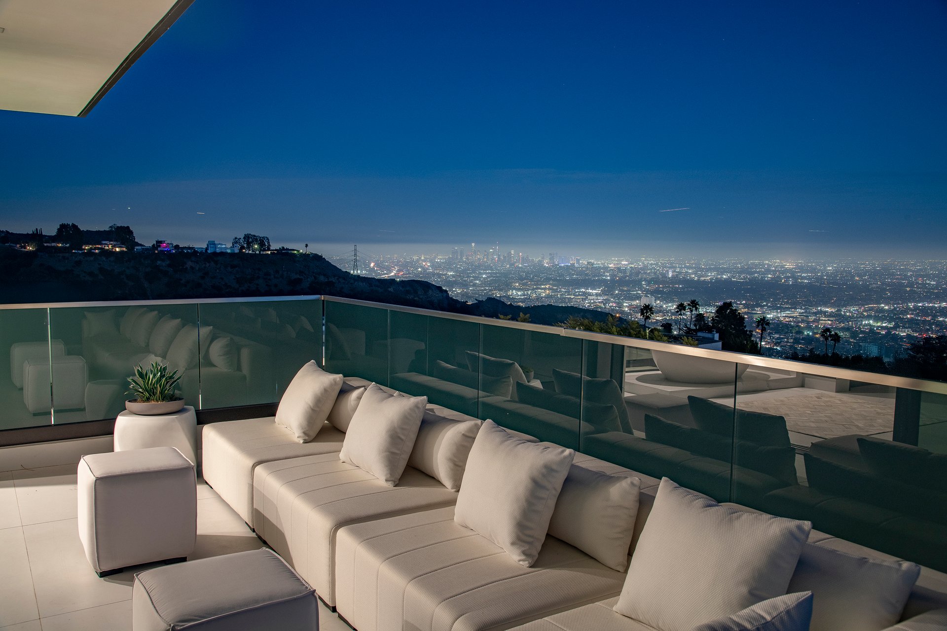 2301 Hercules Dr, Hollywood Hills