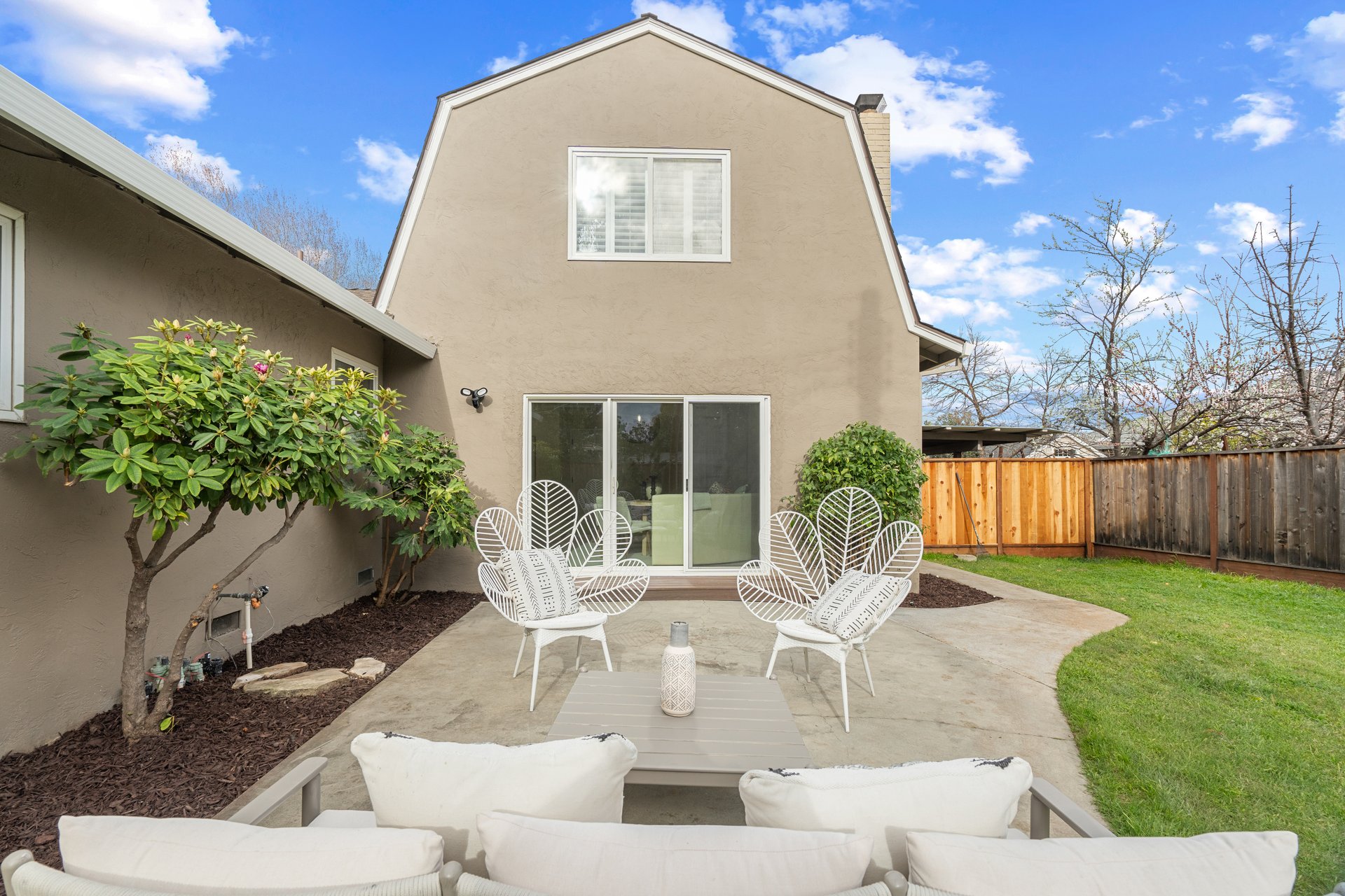 699 Cornell DR