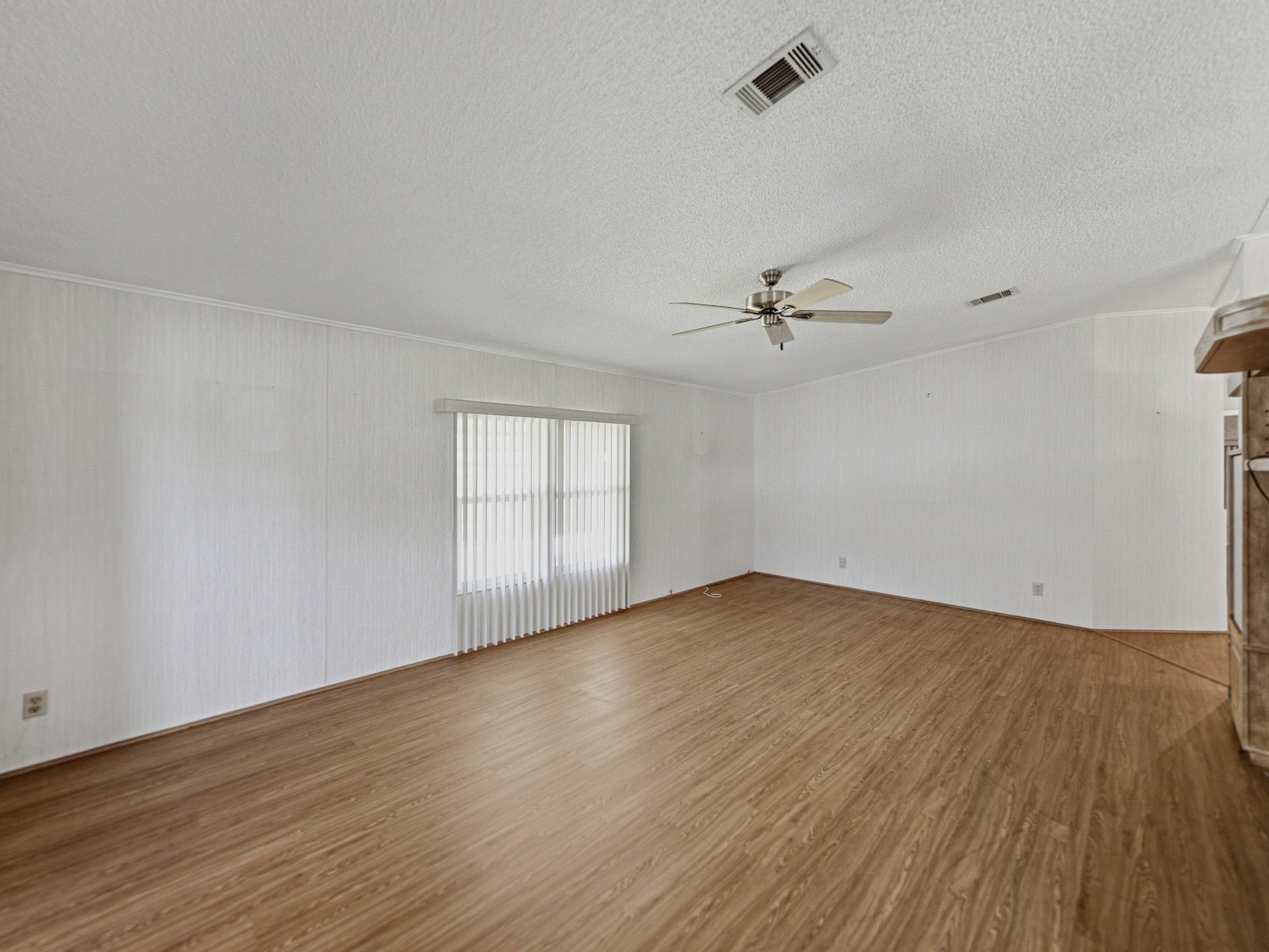 3822 DAMIAN DR