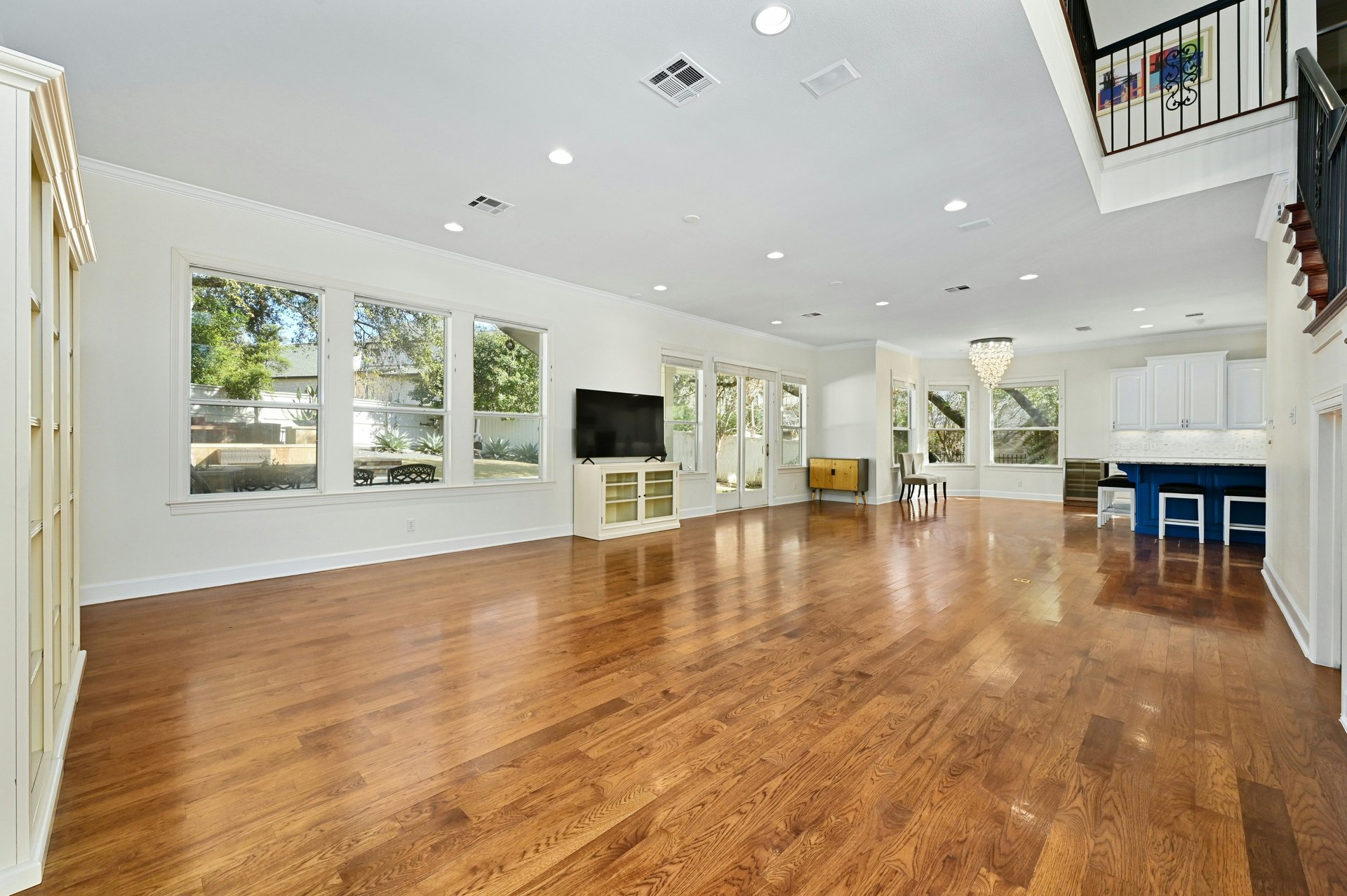 6615 Dogwood Creek 