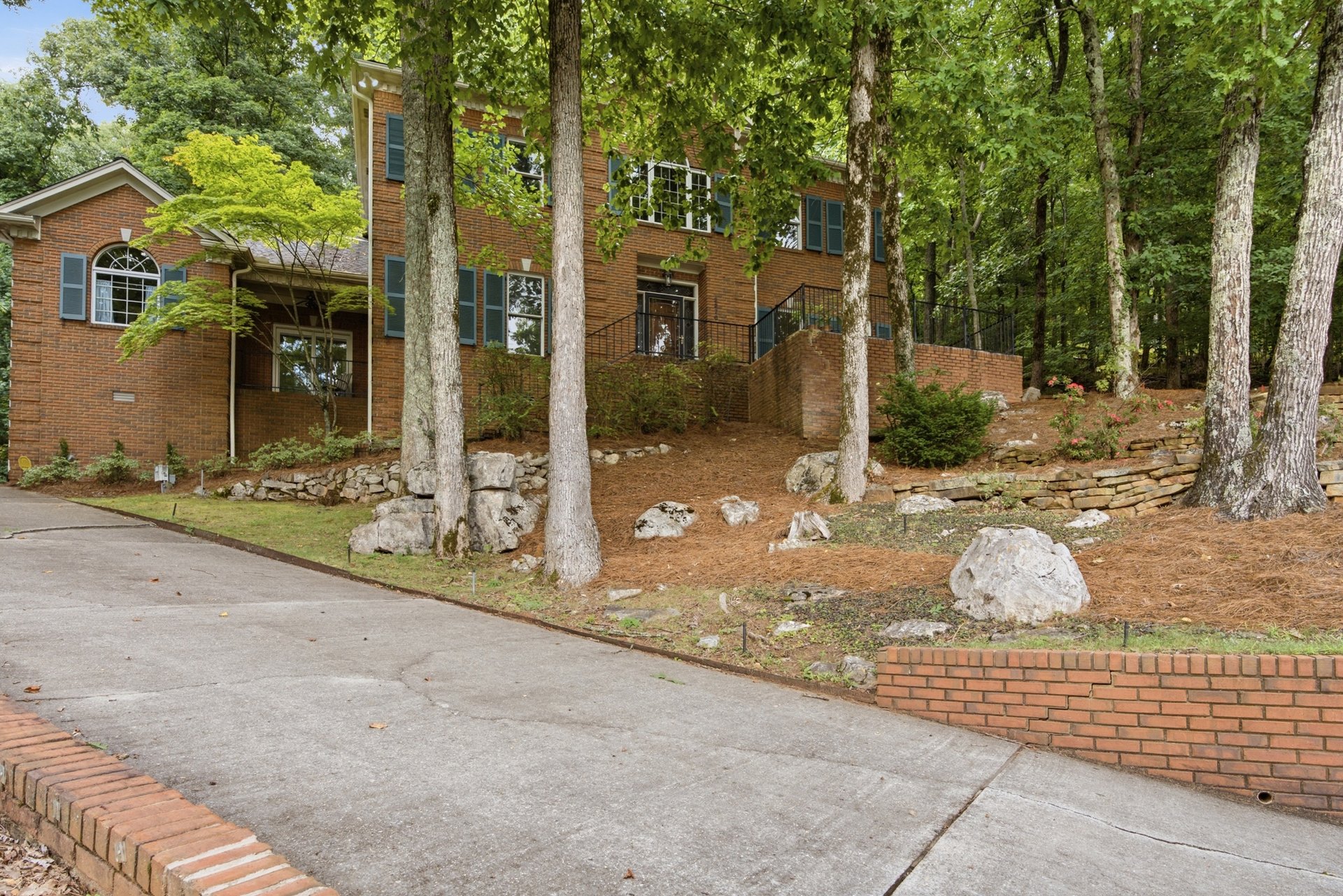 Where Luxury Meets the View on Monte Sano