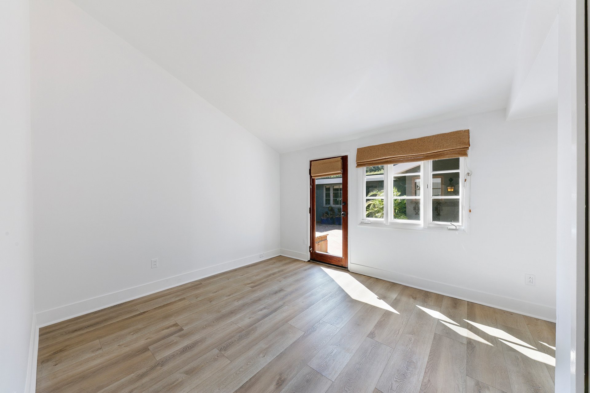 Spacious Malibu West Mid Century