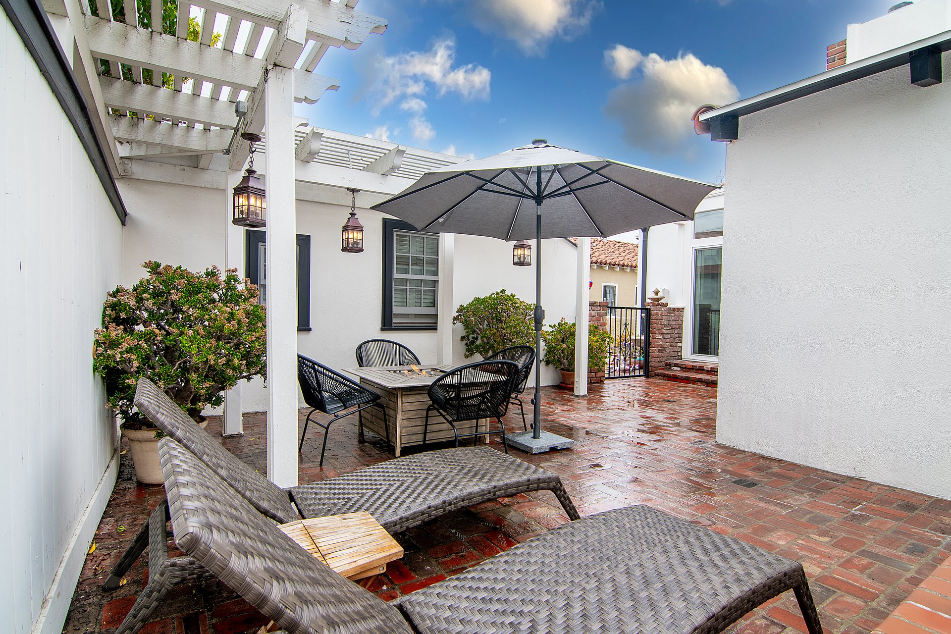 Sanctuary Paradise, N Citrus Ave, 90036