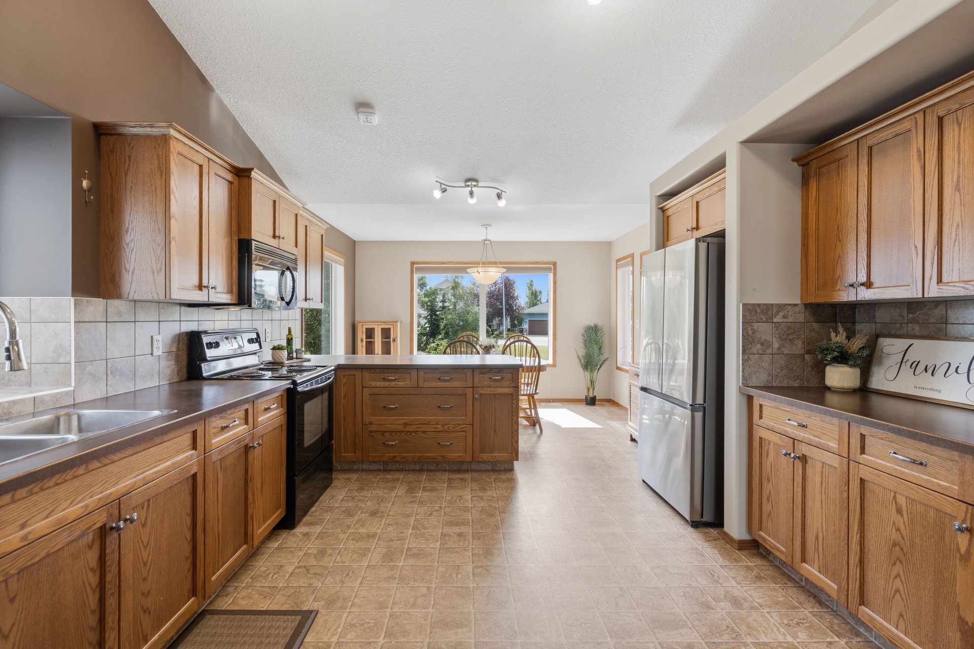 499 Highland Close