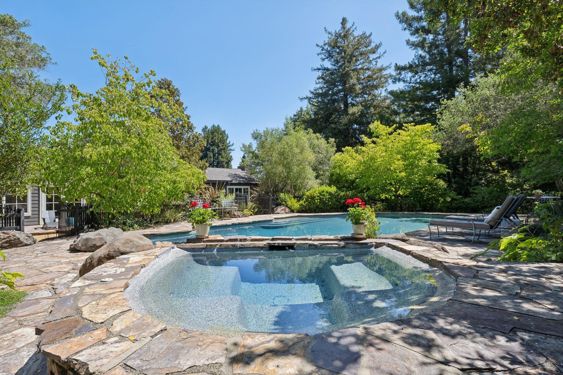 28 Black Log Rd