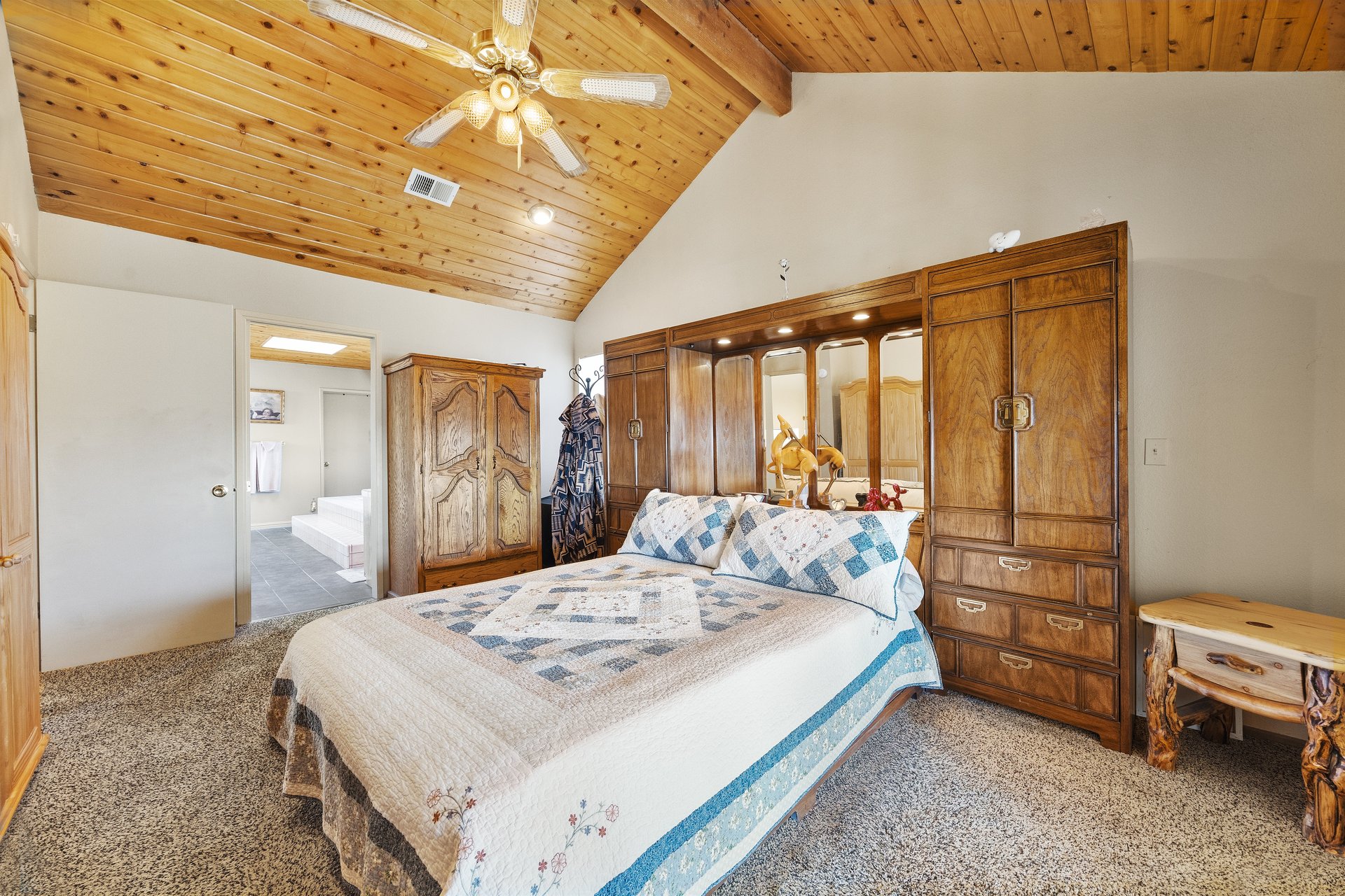 Views & Private 4.44-Acre Retreat | 24930 Paramount Drive