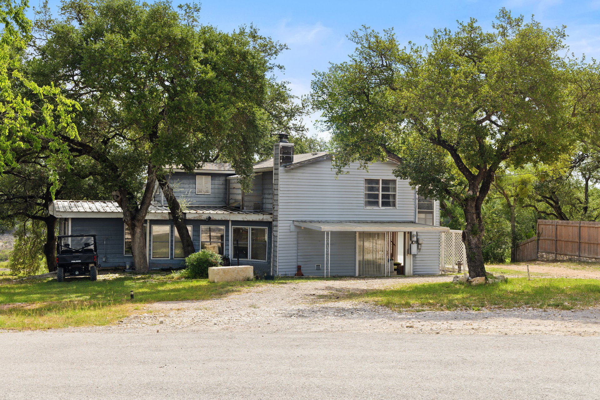 907 Lake Shore Dr.